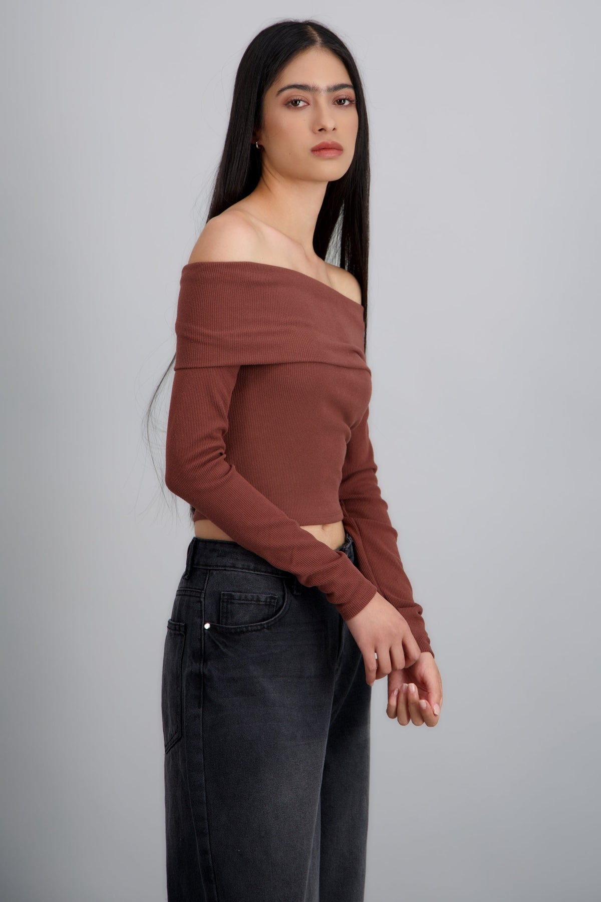 DARK BROWN