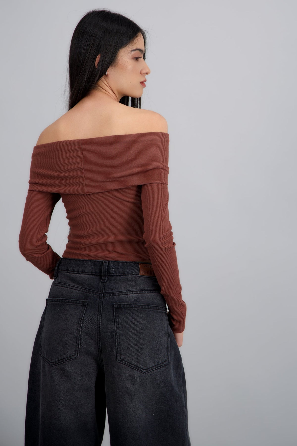 DARK BROWN