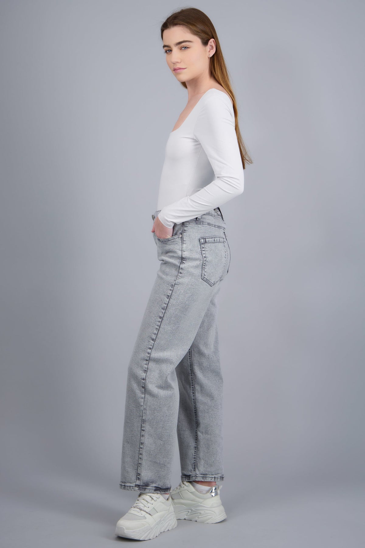 GRAY