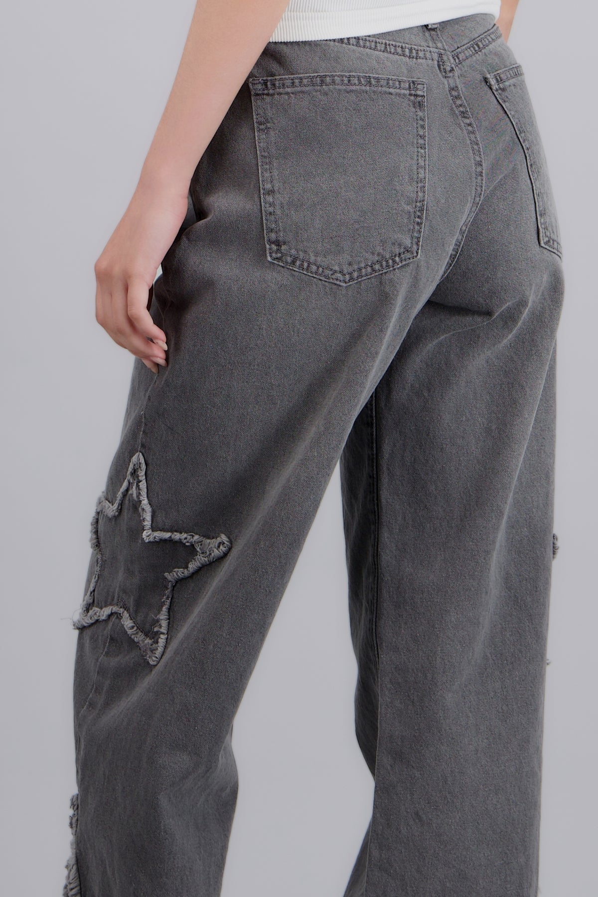 GRAY