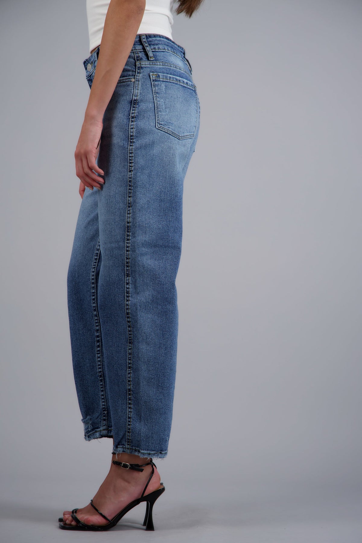 MEDIUM WASH