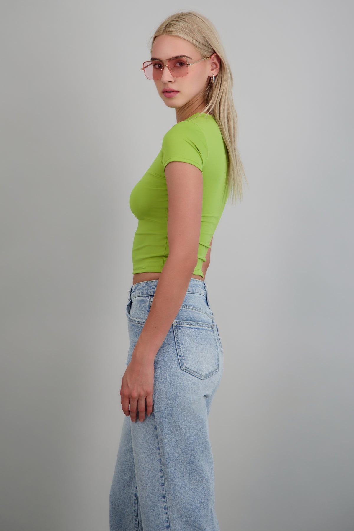 APPLE GREEN