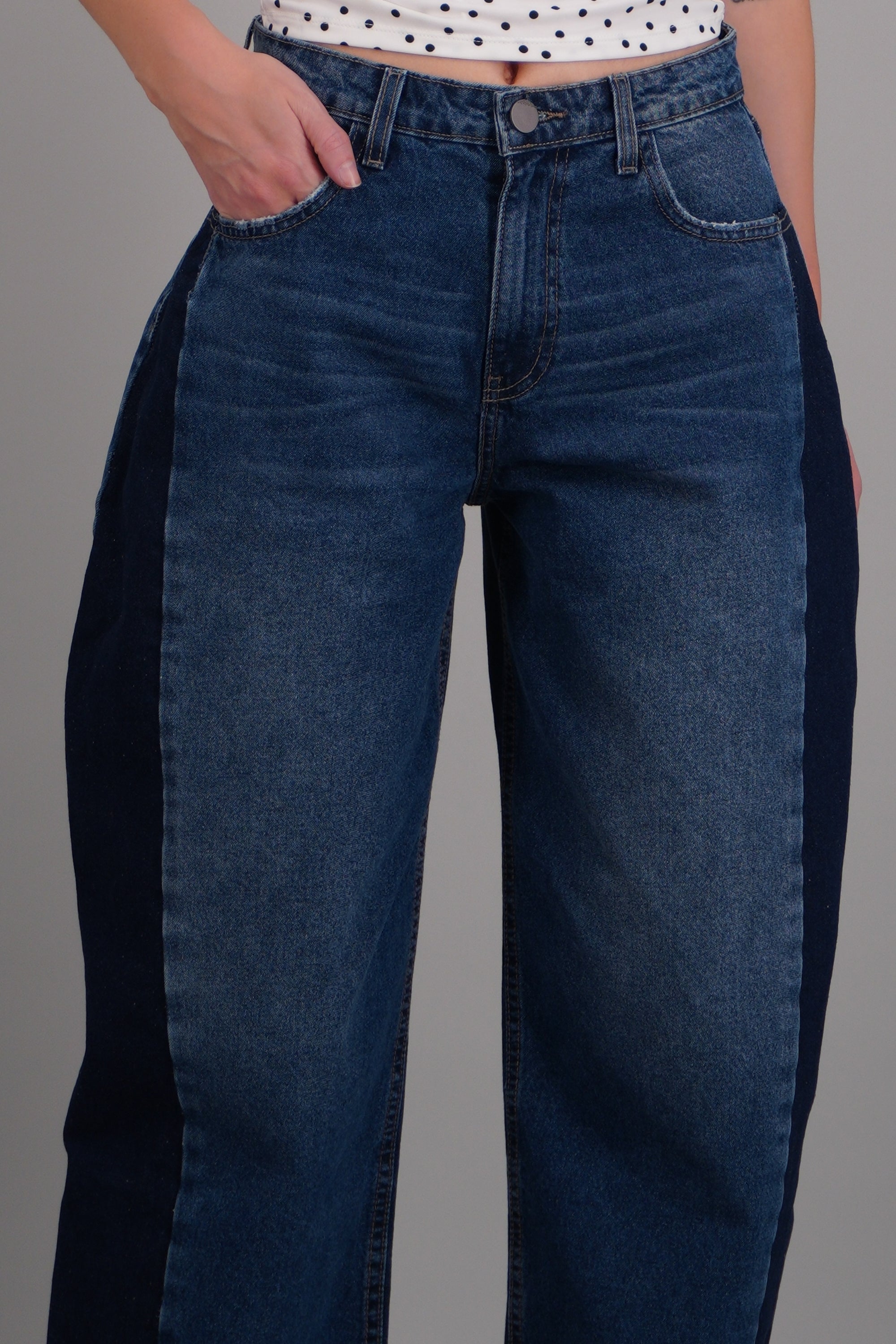MEDIUM WASH