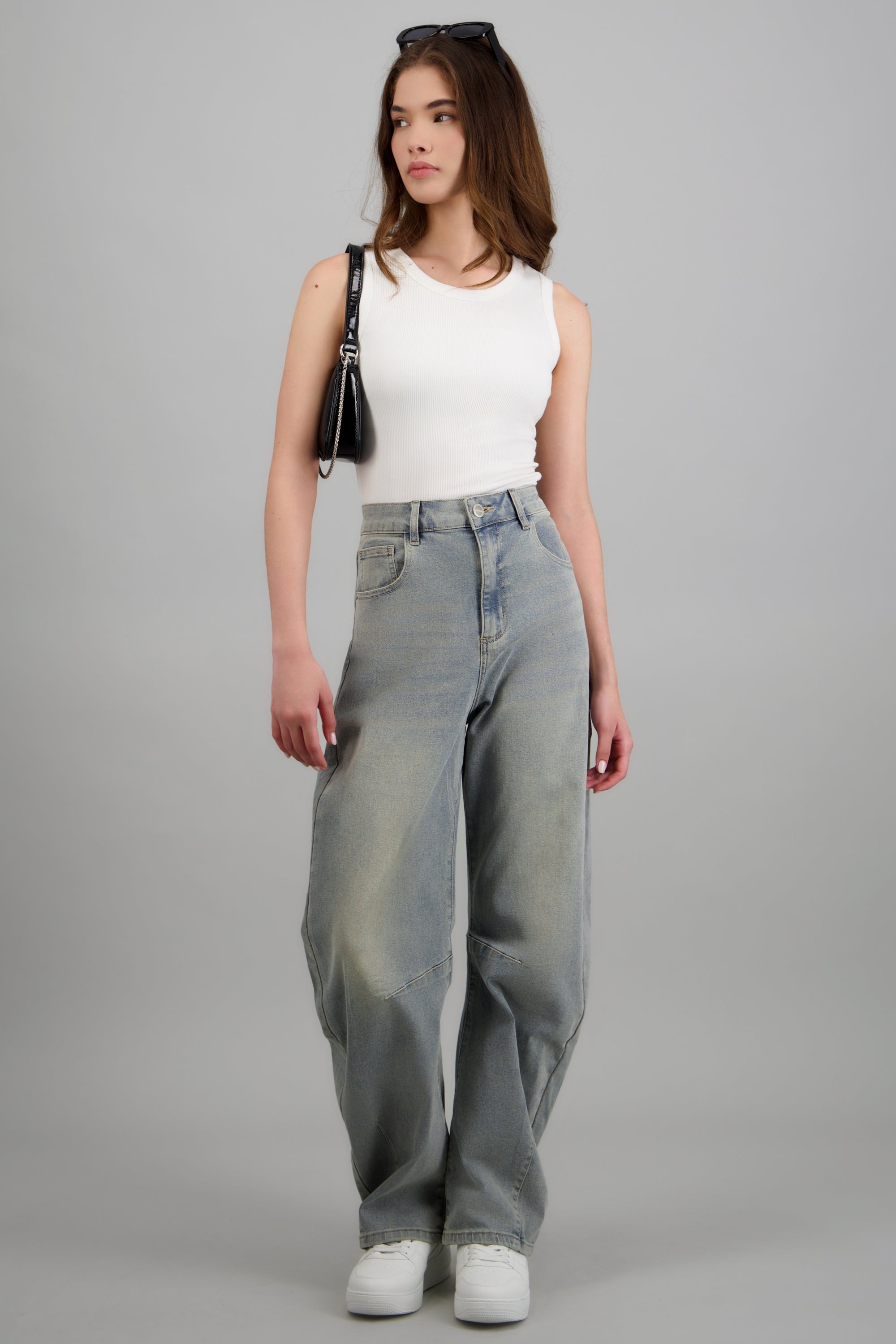 LIGHT ACID WASH