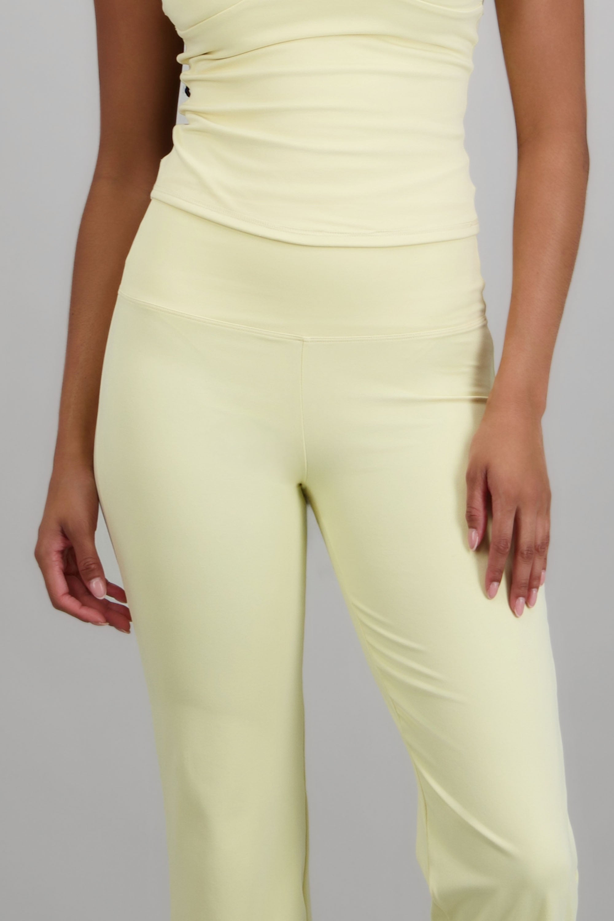PASTEL YELLOW