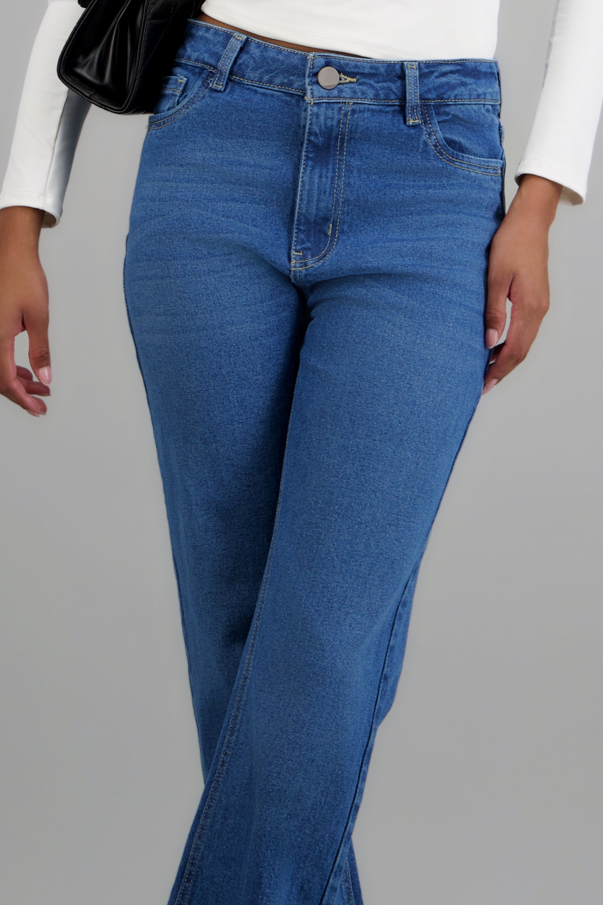 MEDIUM WASH