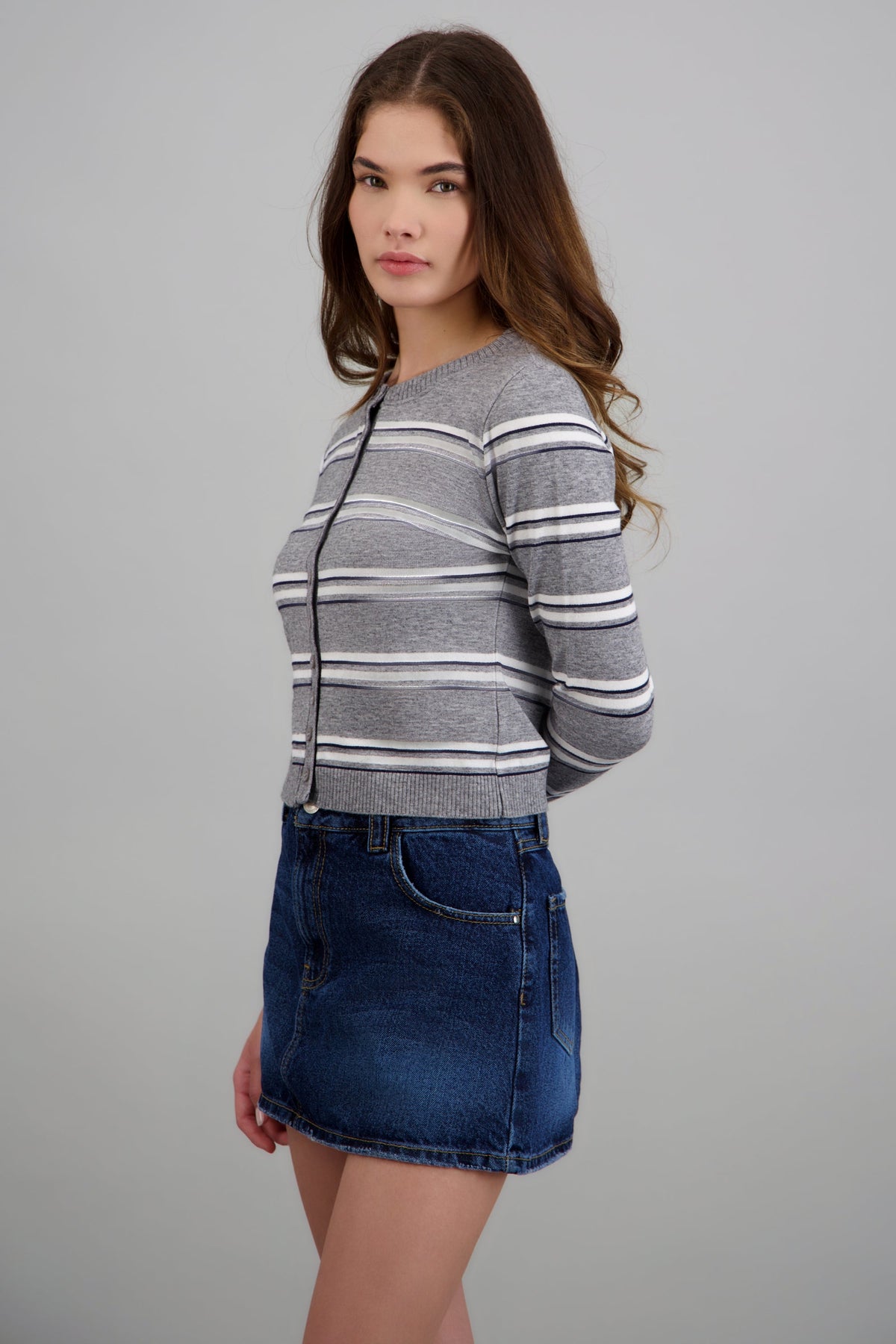 GRAY