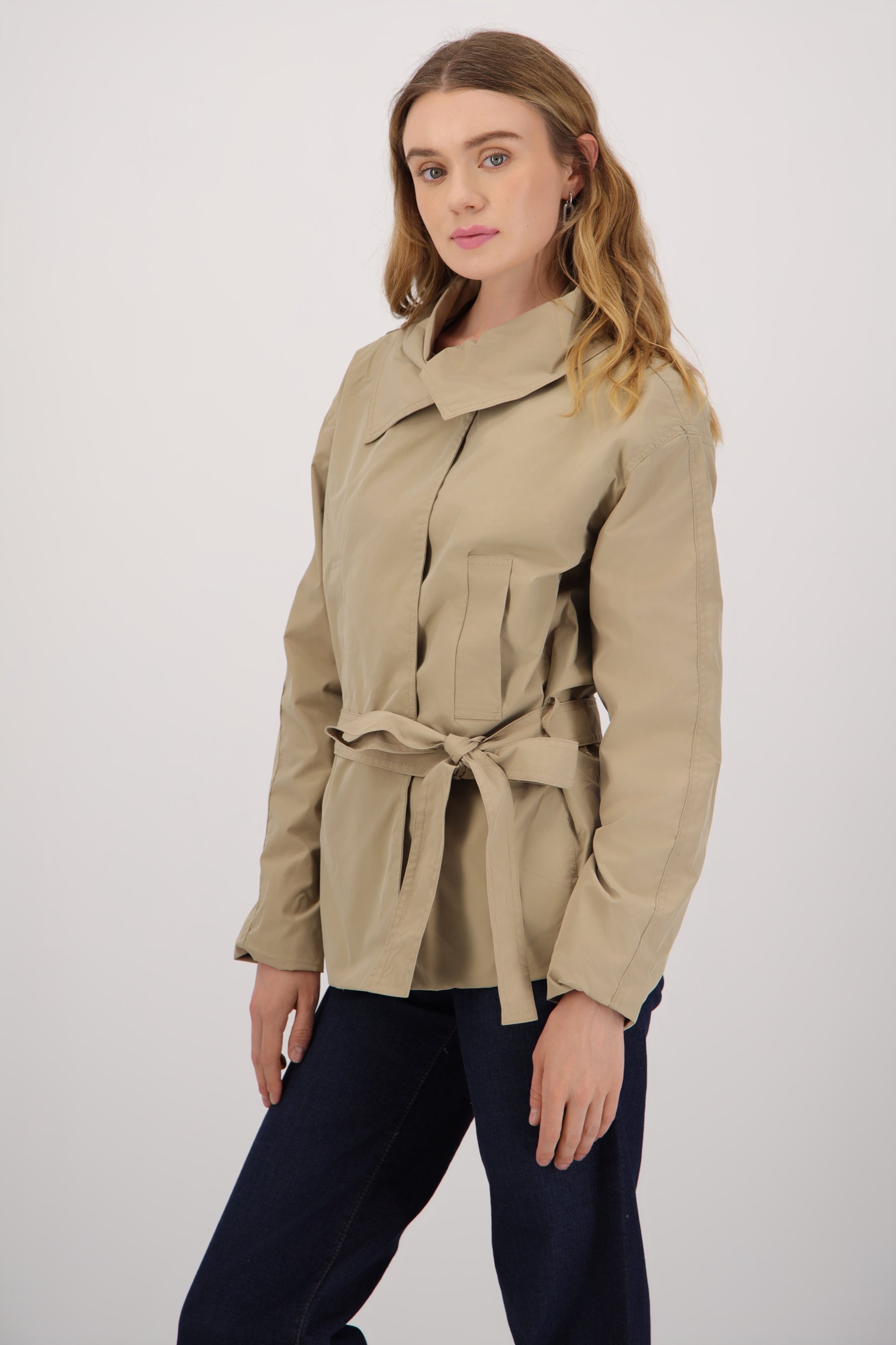 KHAKI