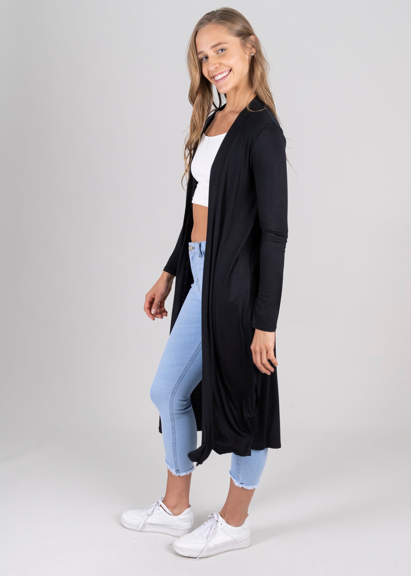 Duster cardigan with side openings. BLACK