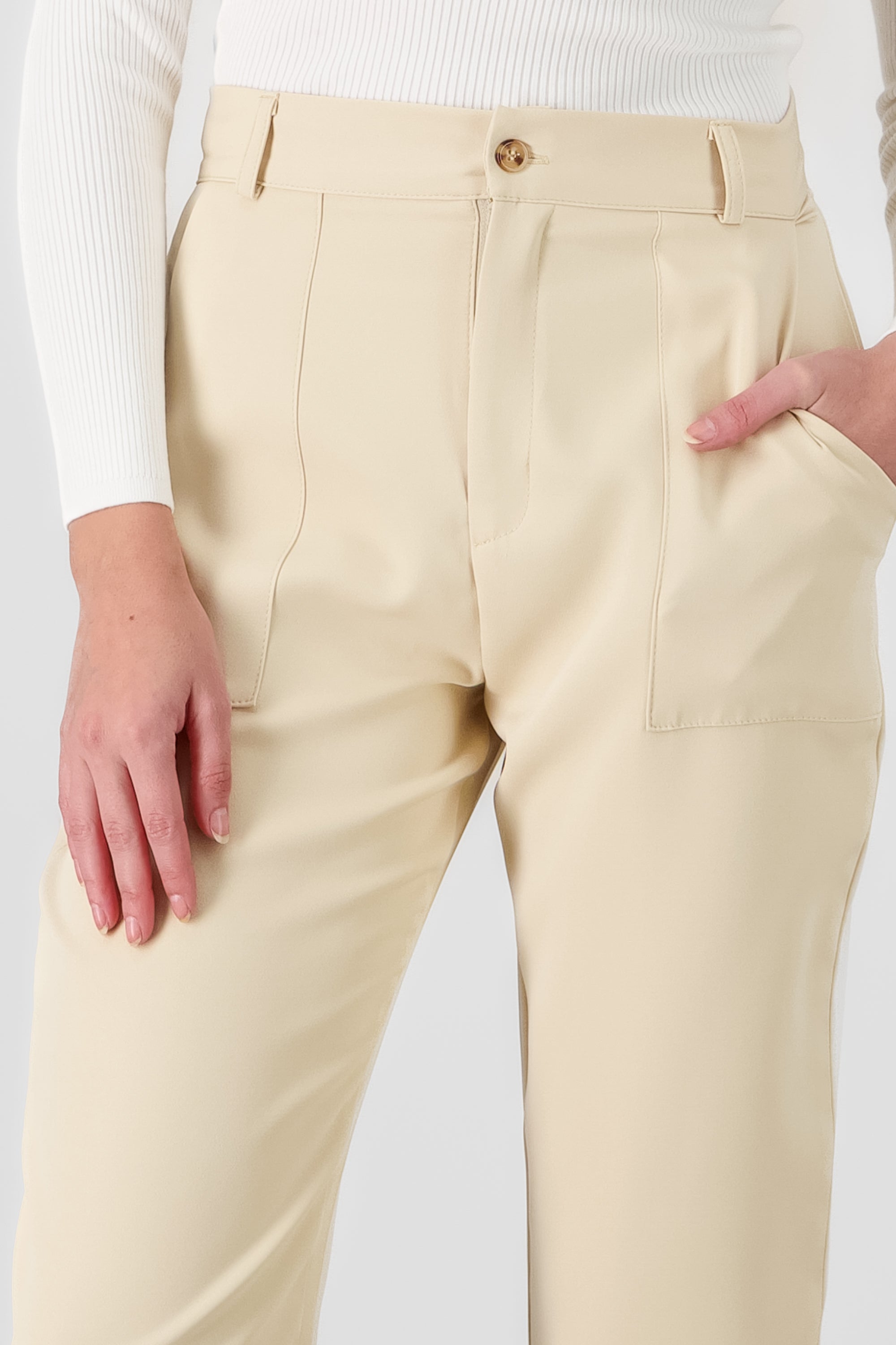 Highwaisted capri pant with pockets CREAM