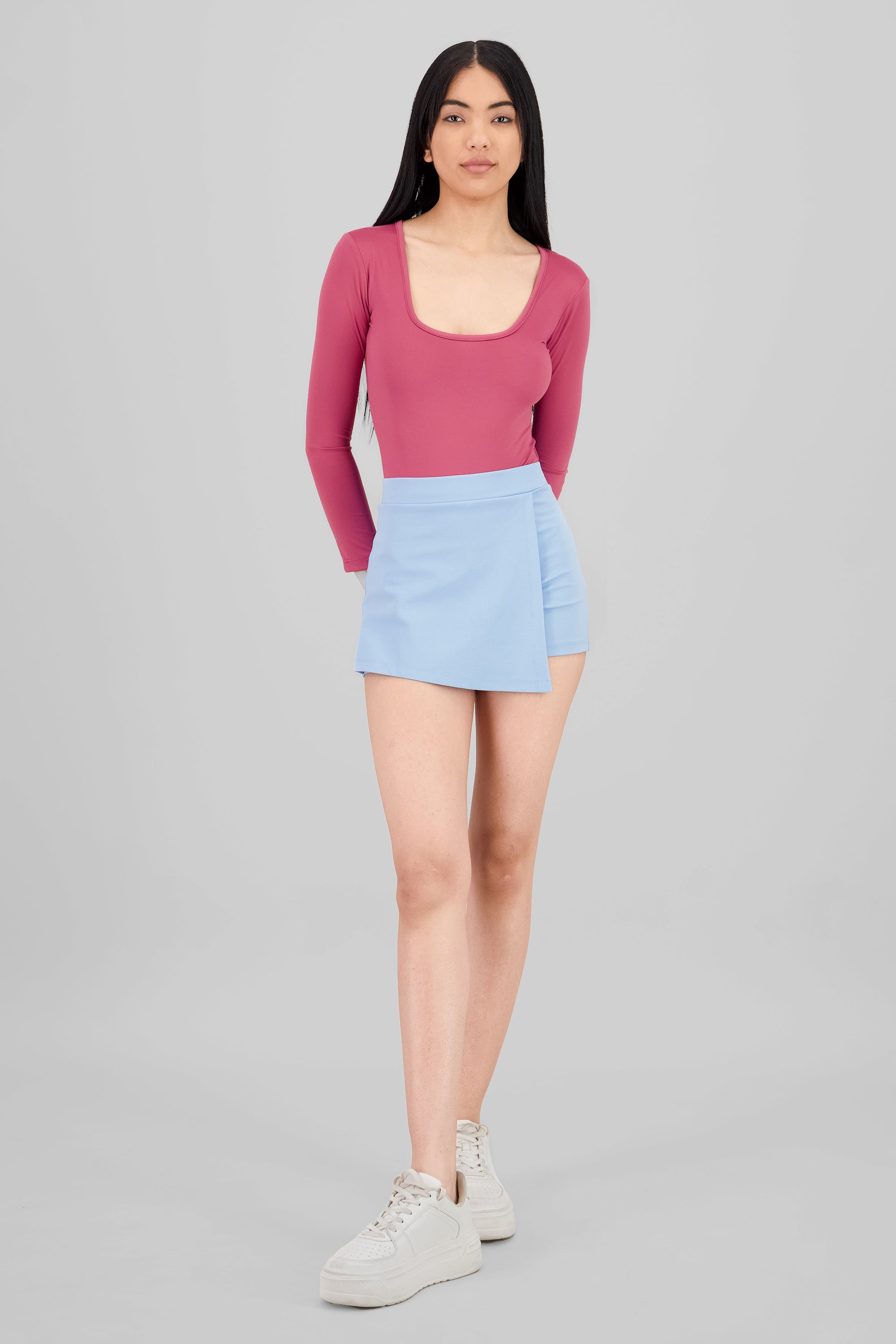 Asymmetric solid skort PASTEL BLUE