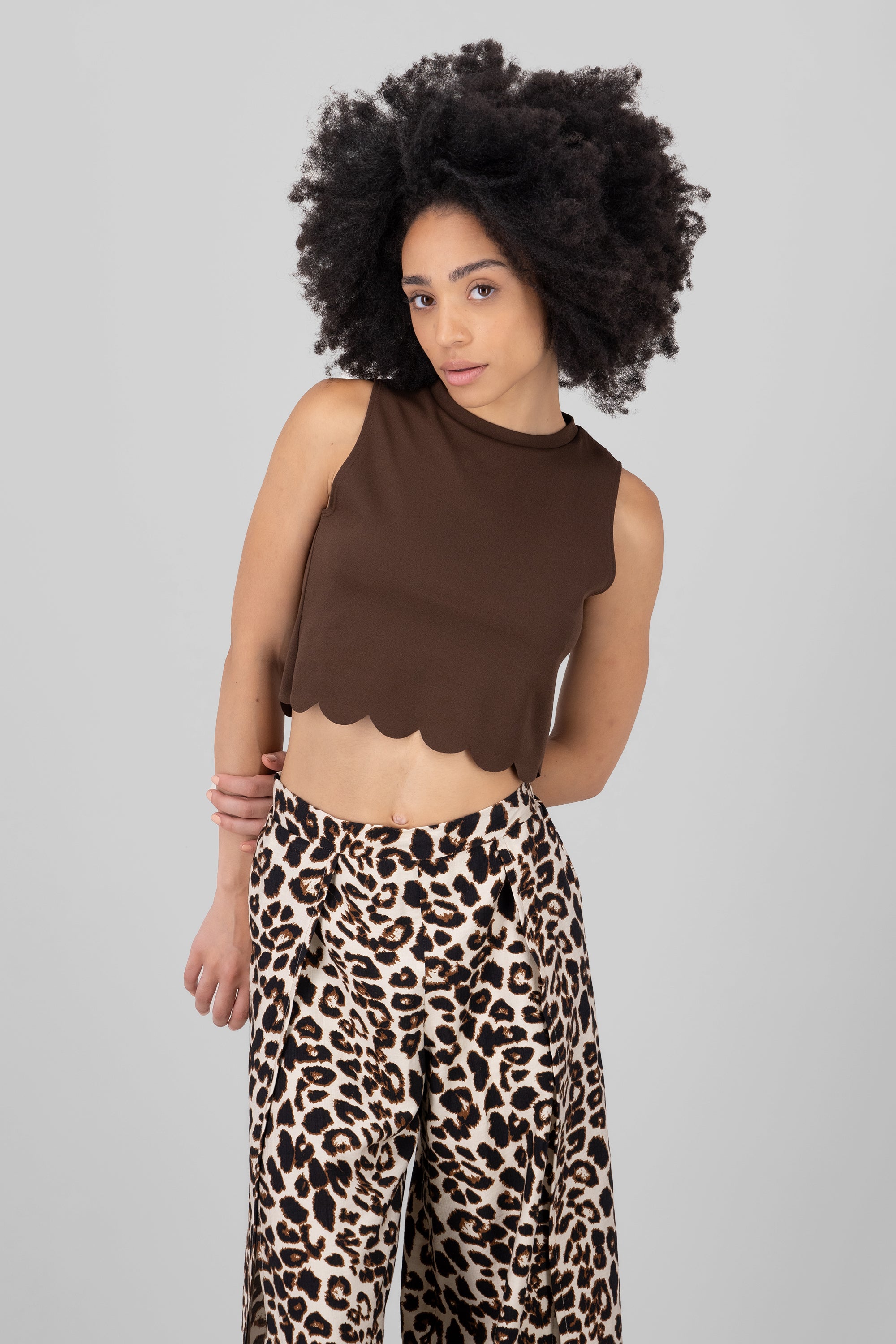 Scallop Cut Crop Top CHOCOLATE