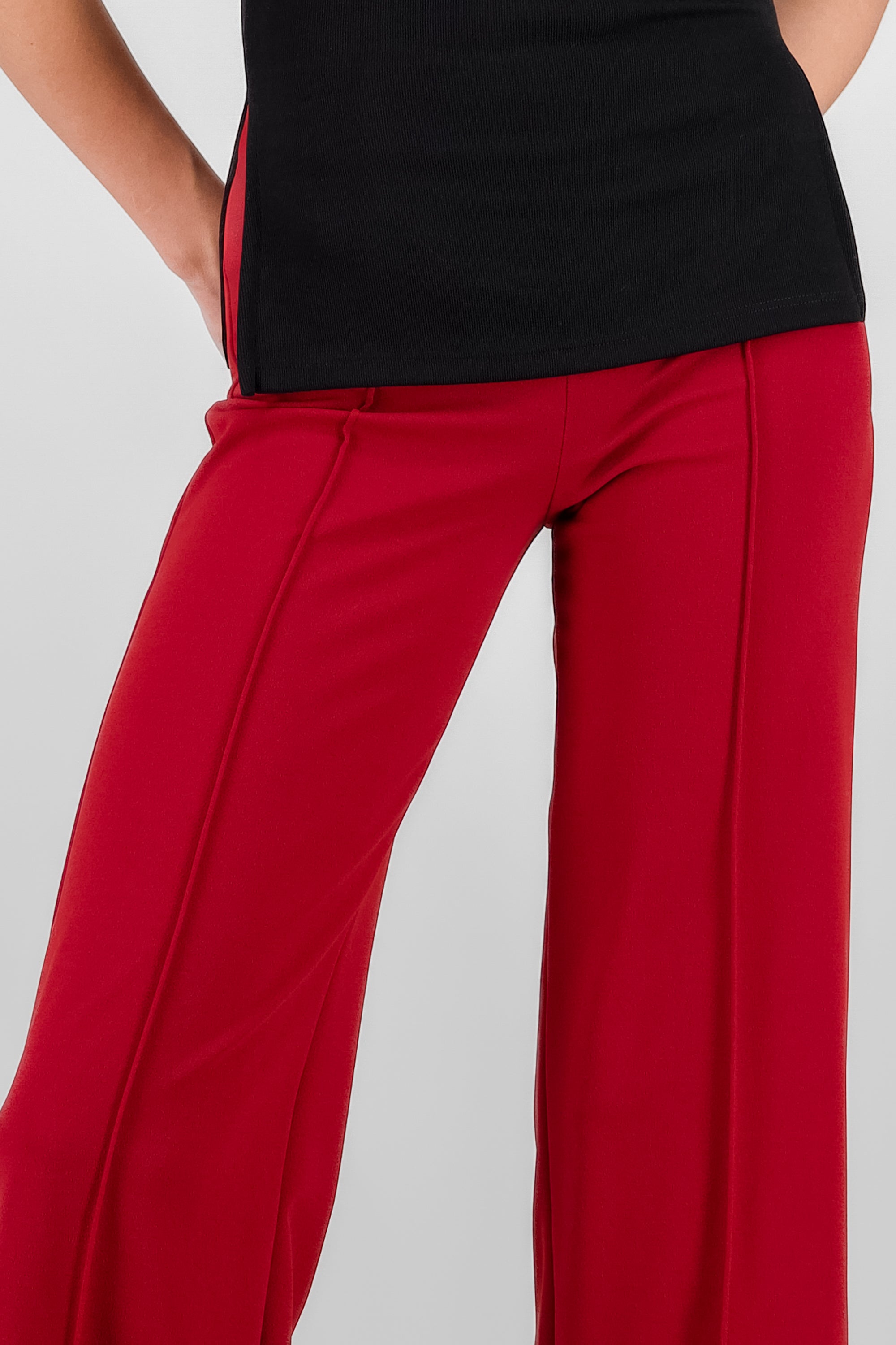 Flared pant with front seams BURNT RED