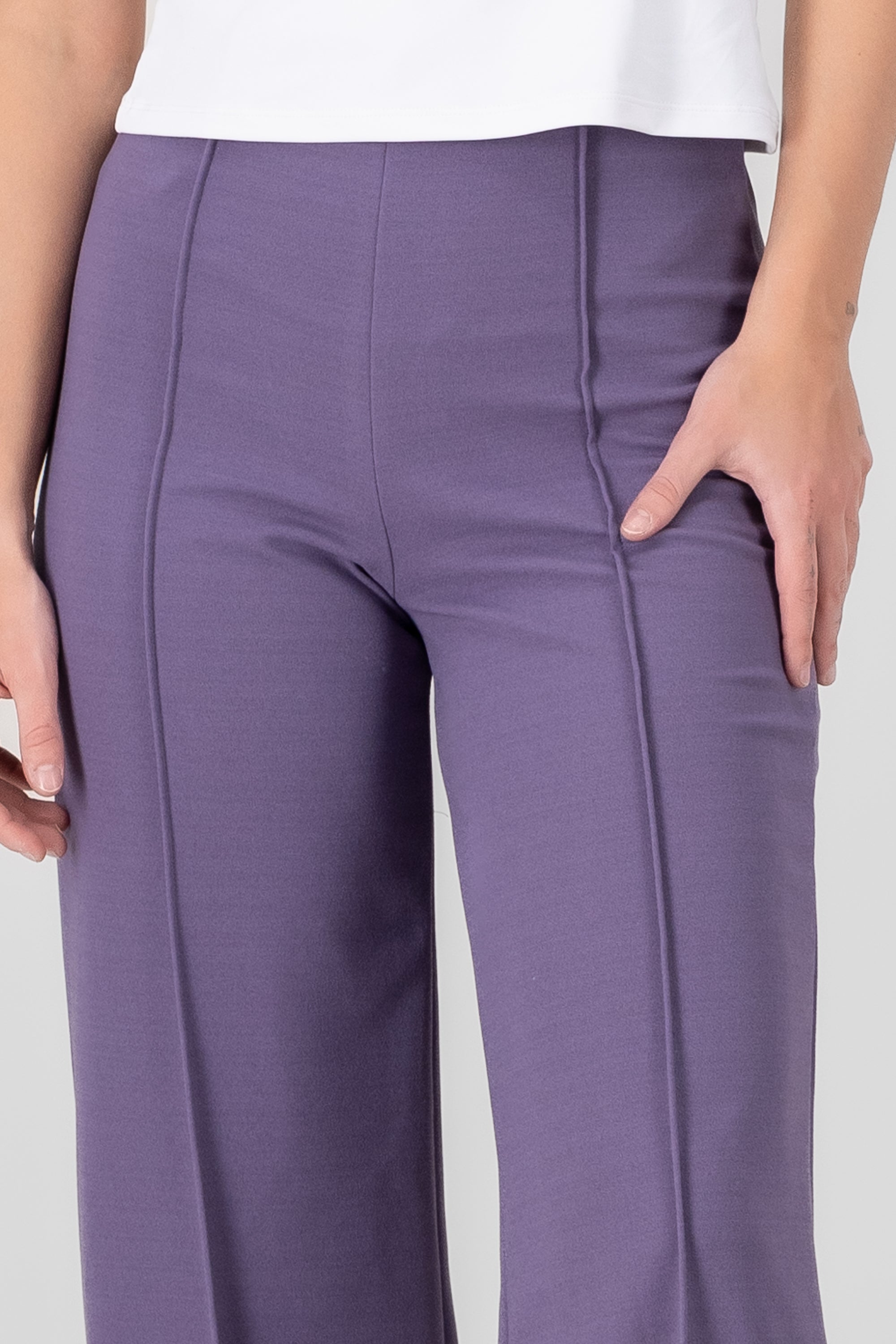 Flared pant with front seams DARK PURPLE