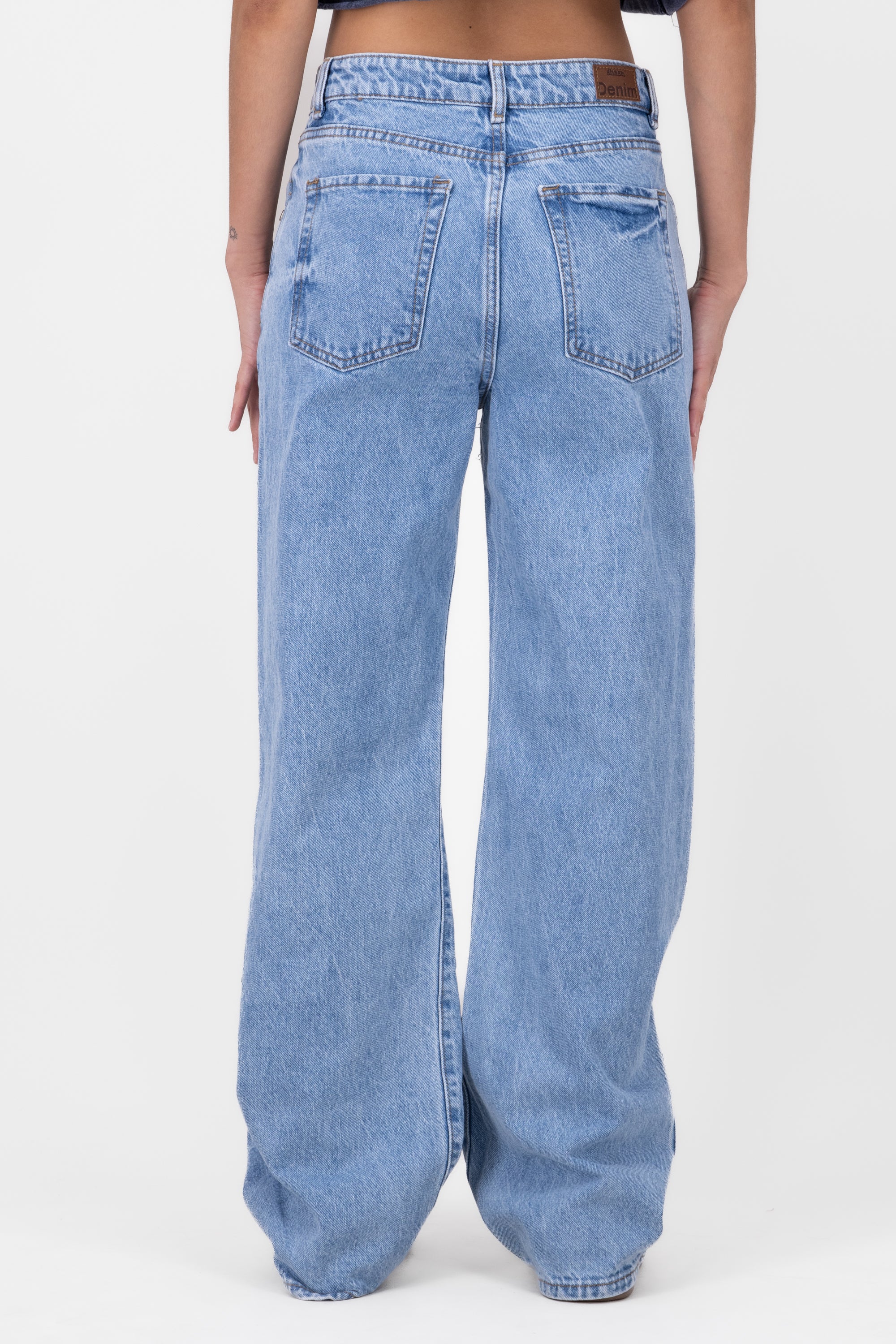 Starry MidRise Jeans LIGHT WASH