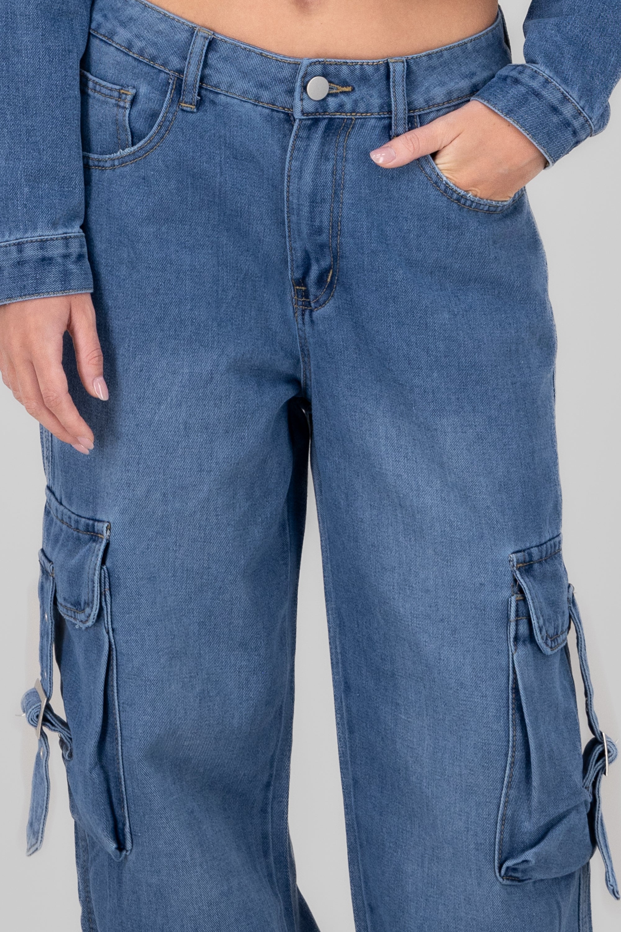 Low Waist Cargo Pocket Jeans MEDIUM WASH