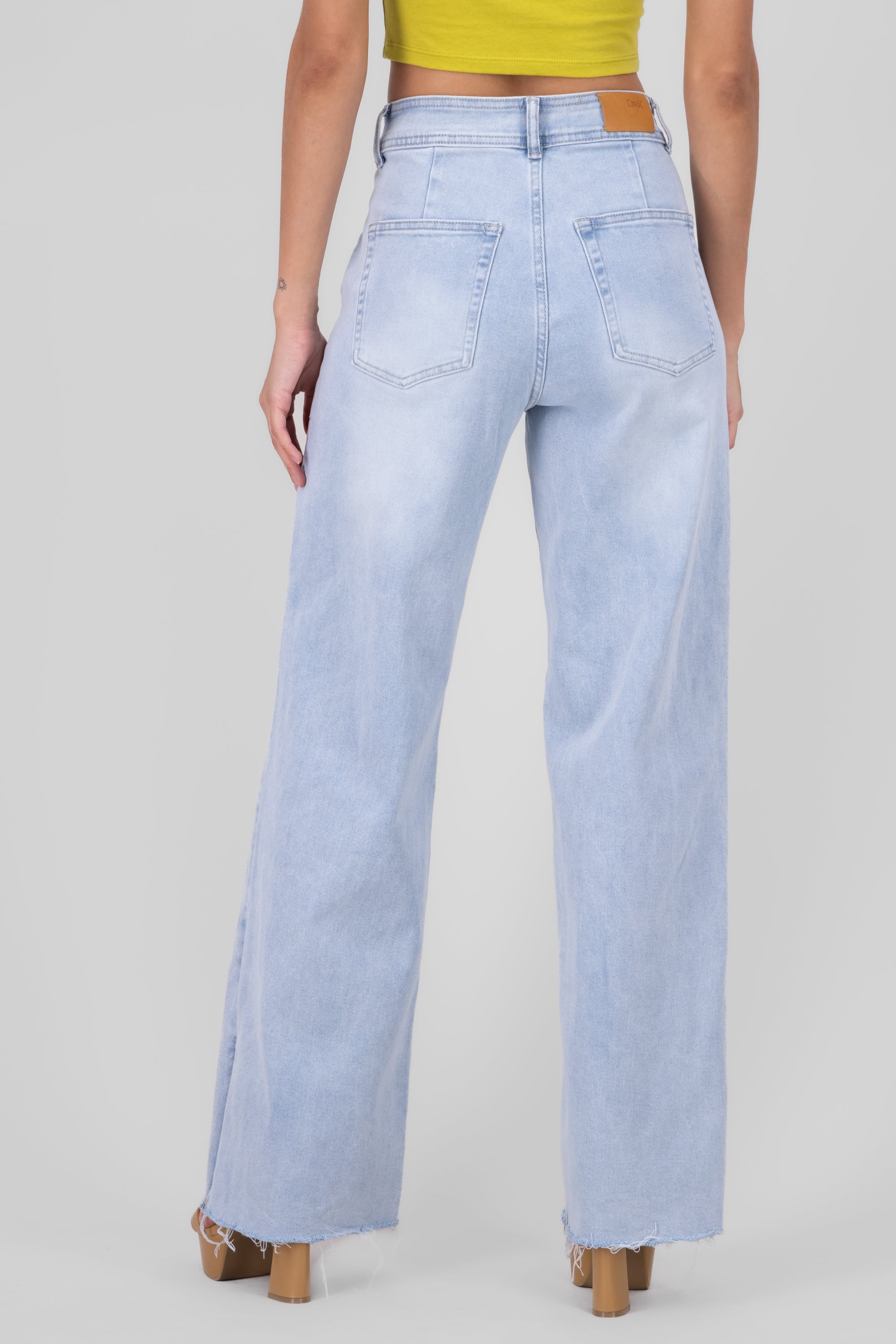 Straight High Waist Jeans With Slits LIGHT WASH