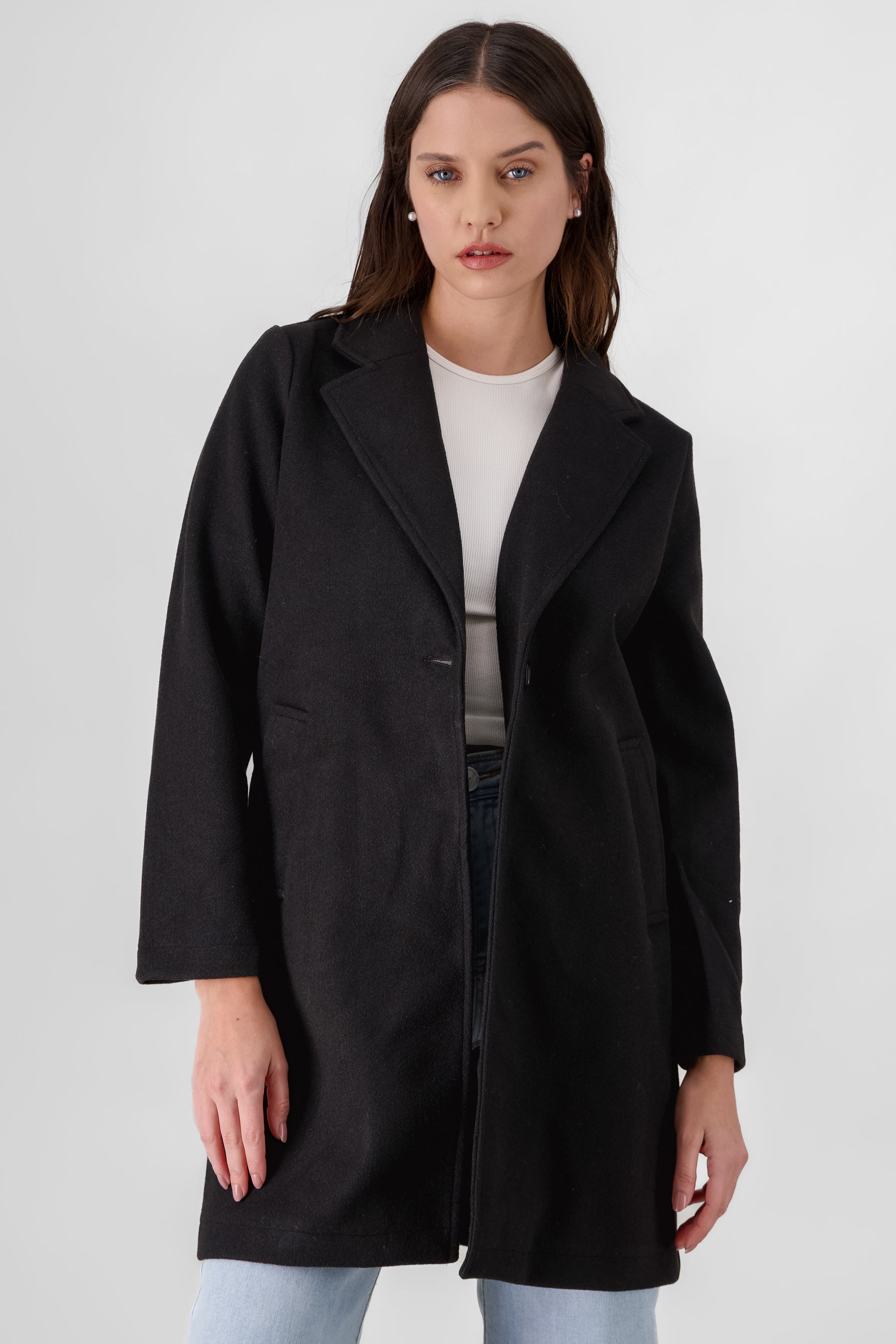 Coat with one button BLACK