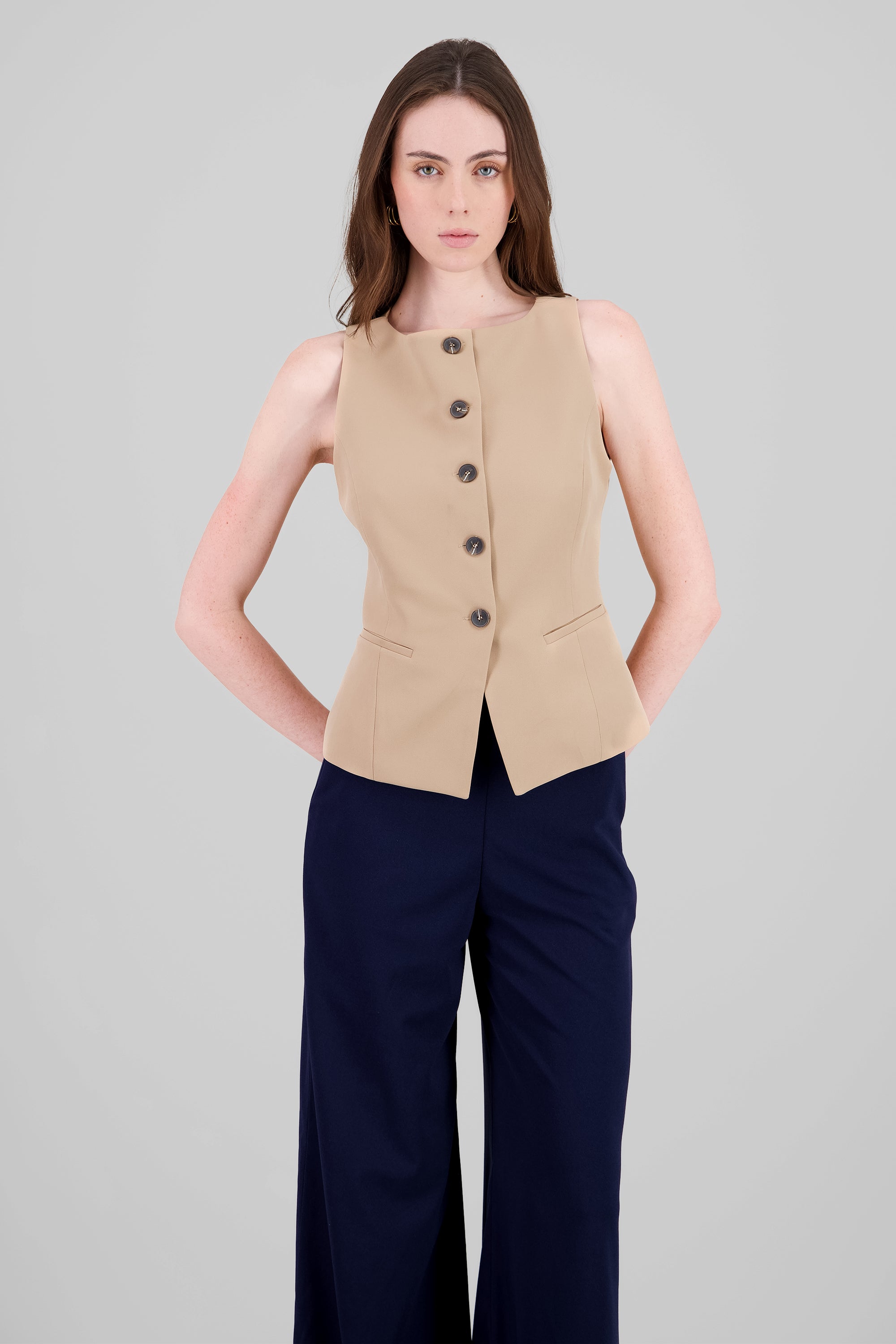 Round Neck Tarilored Vest SAND