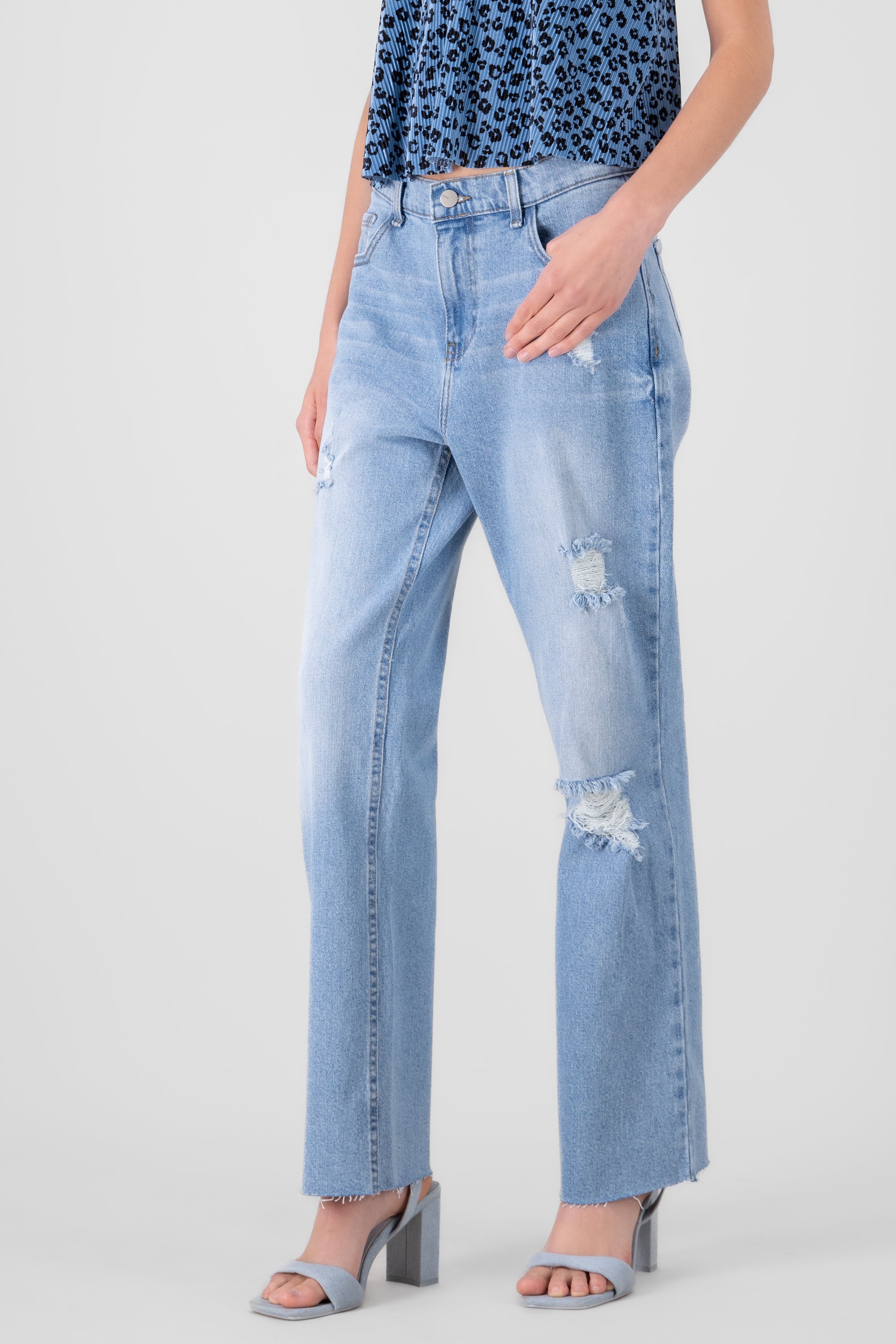 Distressed Straight Jeans BLEACHED