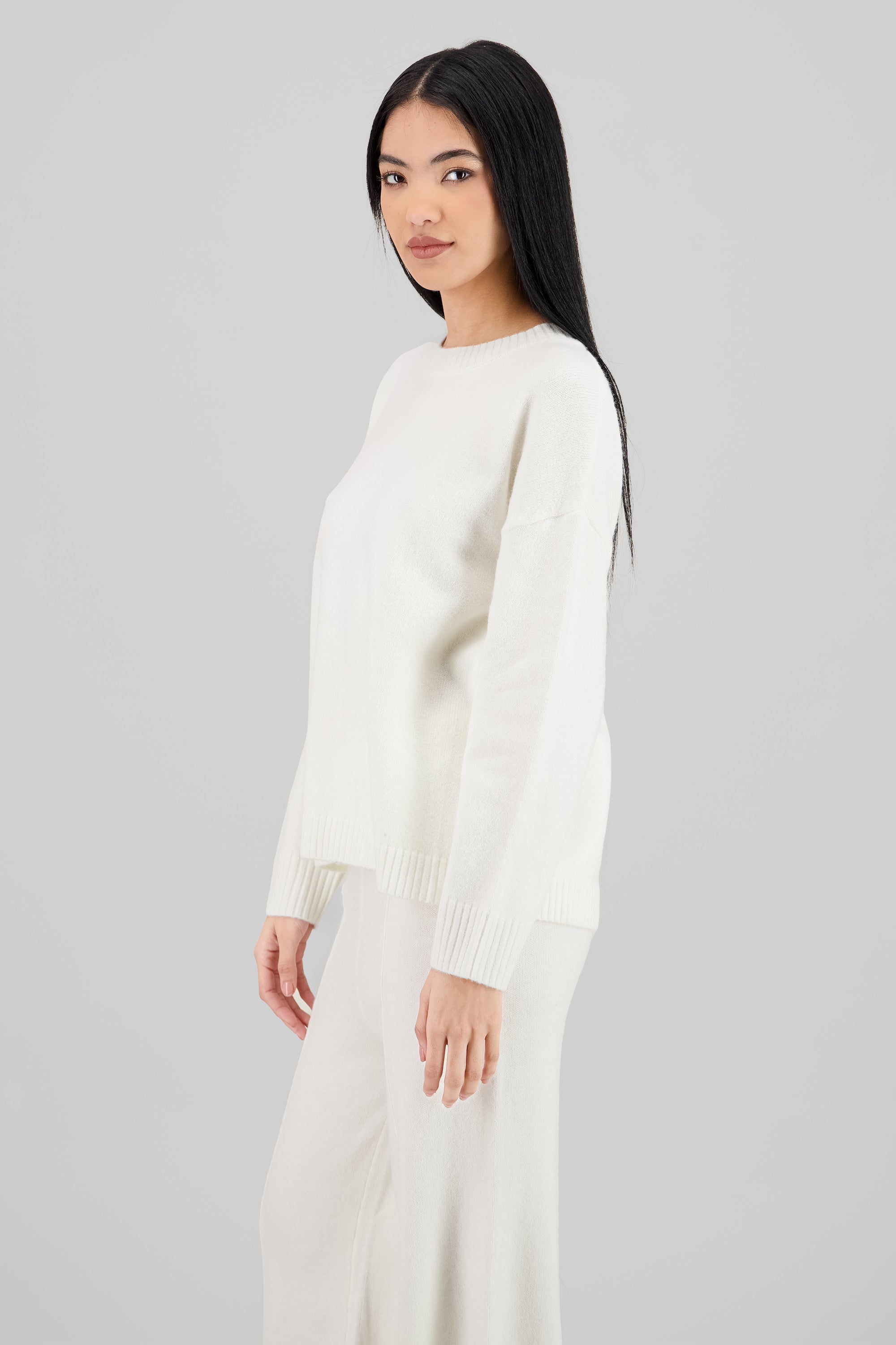 Round Neck Sweater CREAM