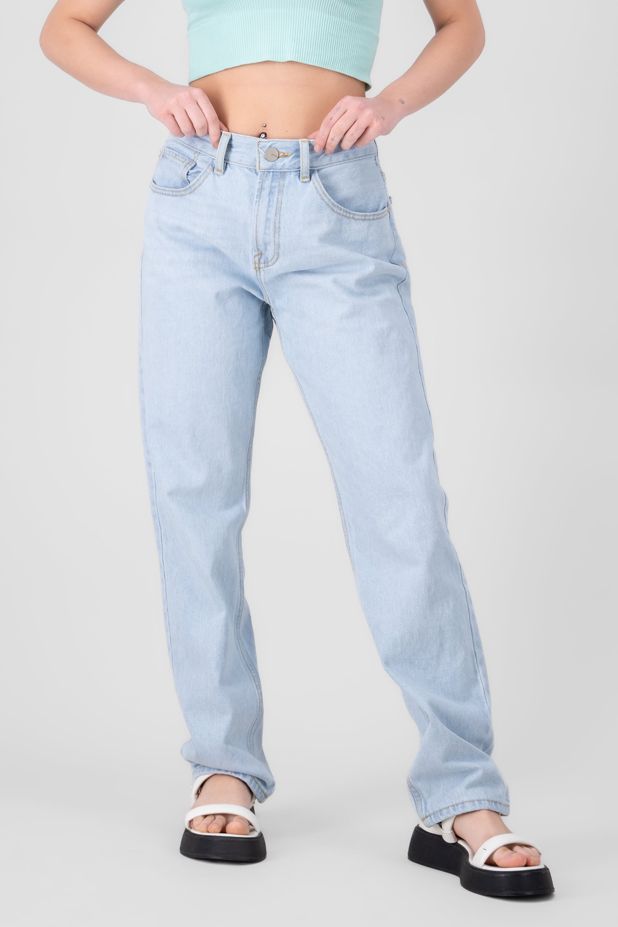 Straight Leg Jeans BLEACHED