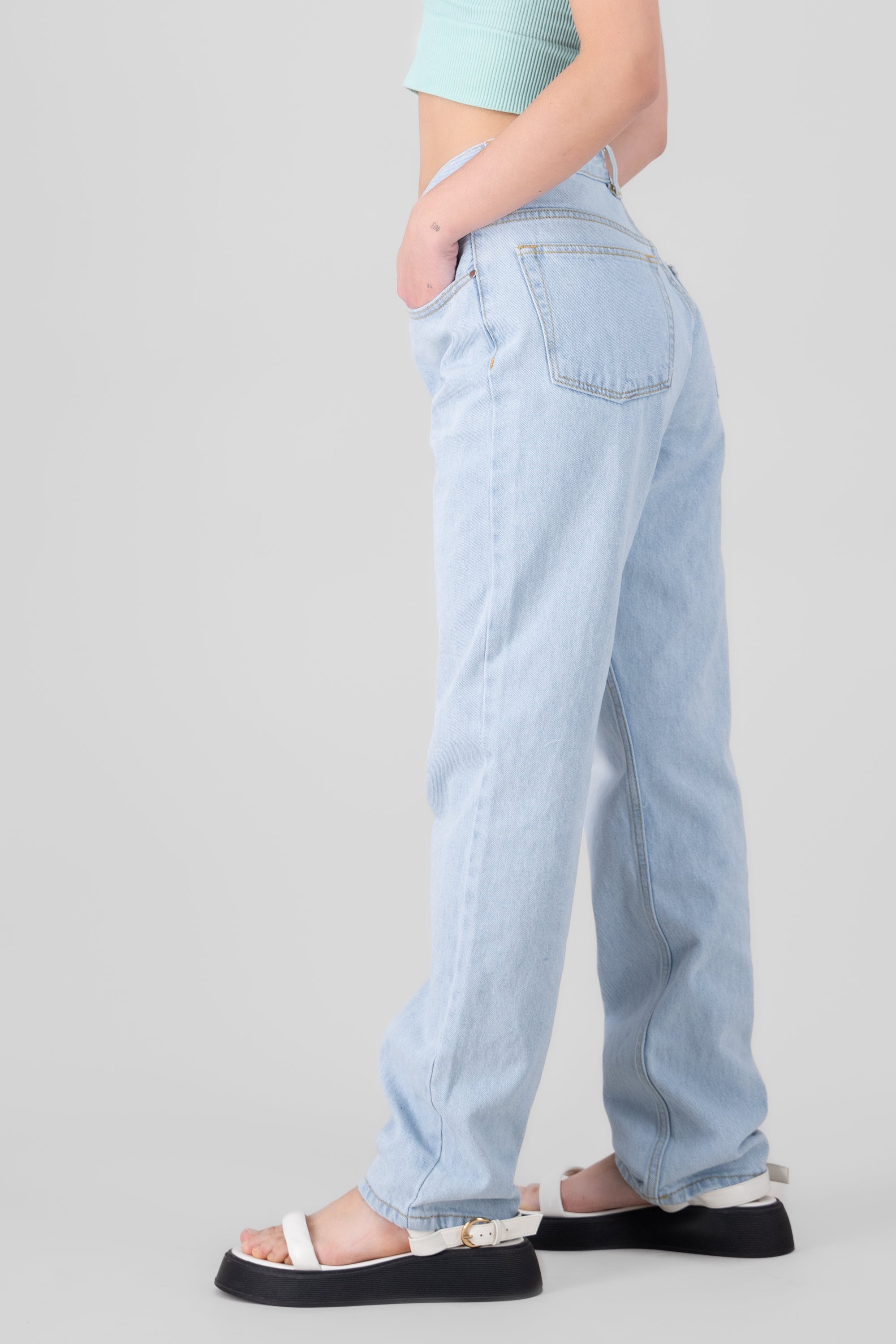 Straight Leg Jeans BLEACHED