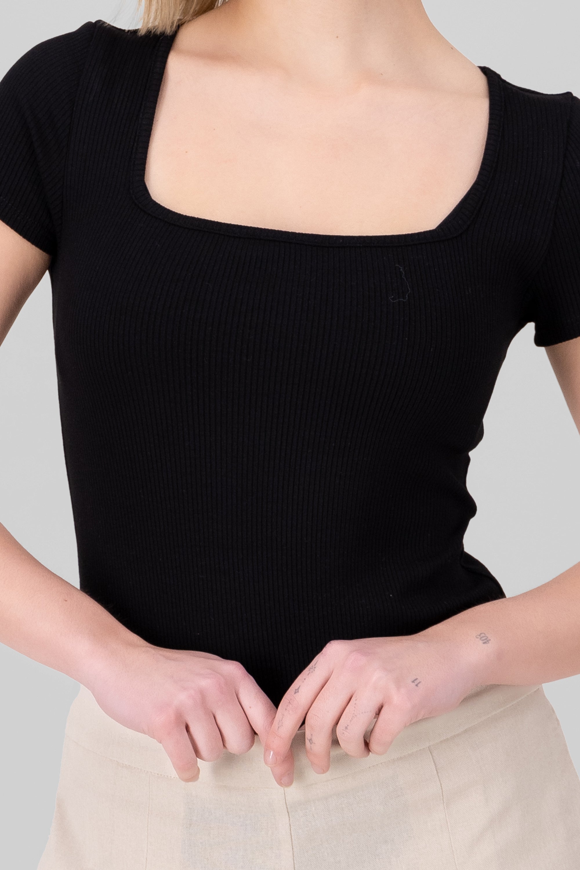 Ribbed Short Sleeve Bodysuit BLACK