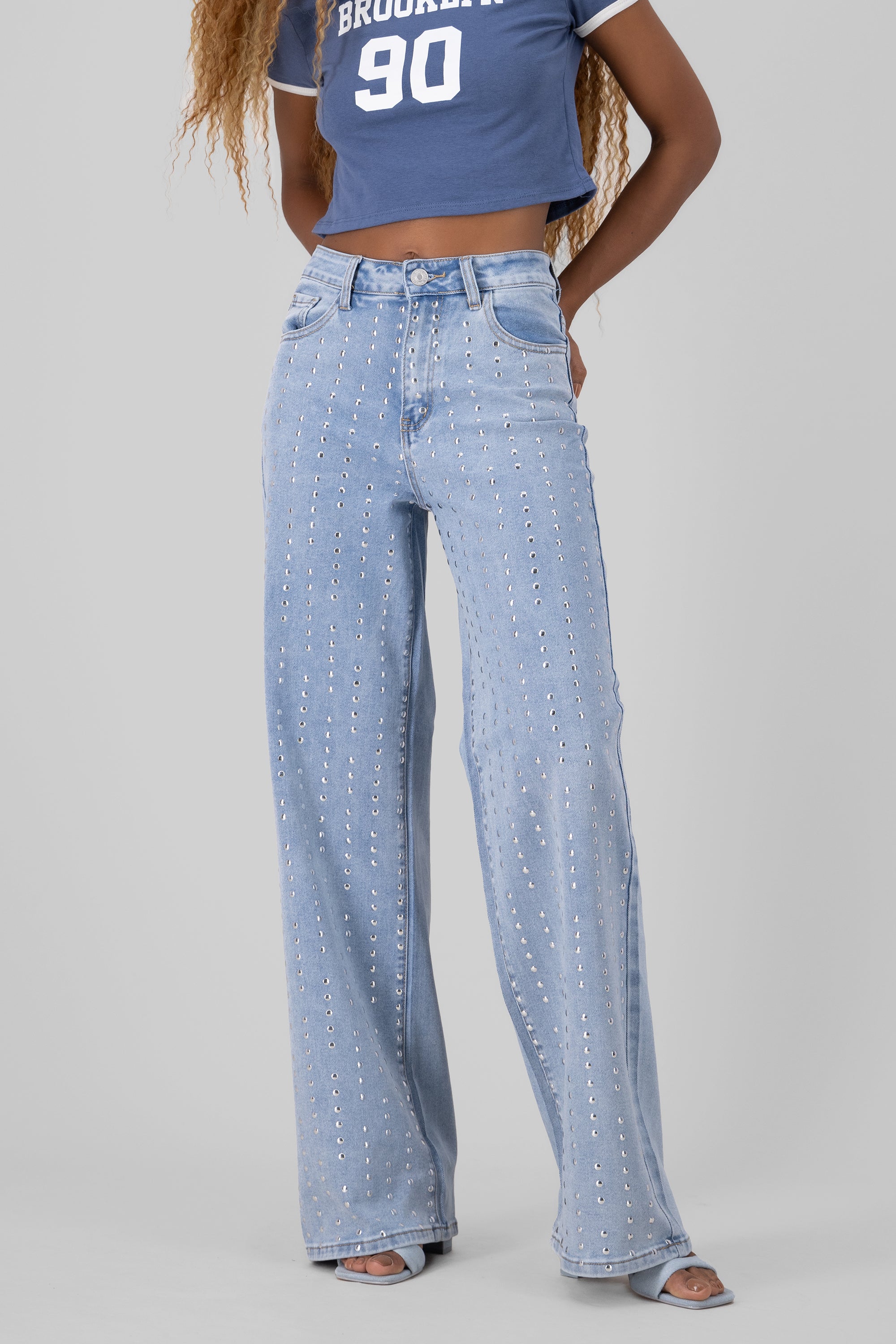 Wide Leg Jeans With Studs LIGHT WASH