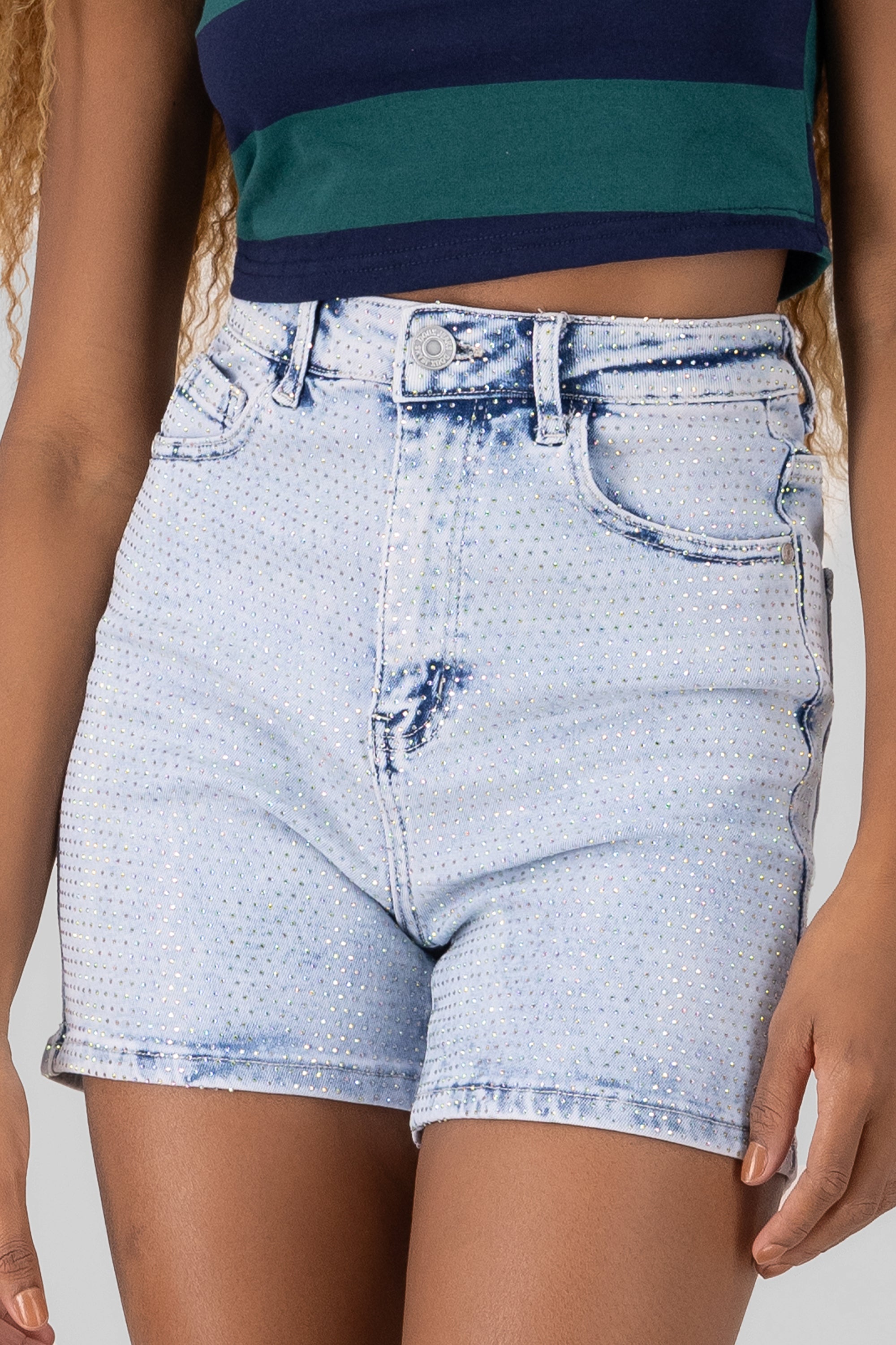 Shorts With Glitter Appliques LIGHT WASH