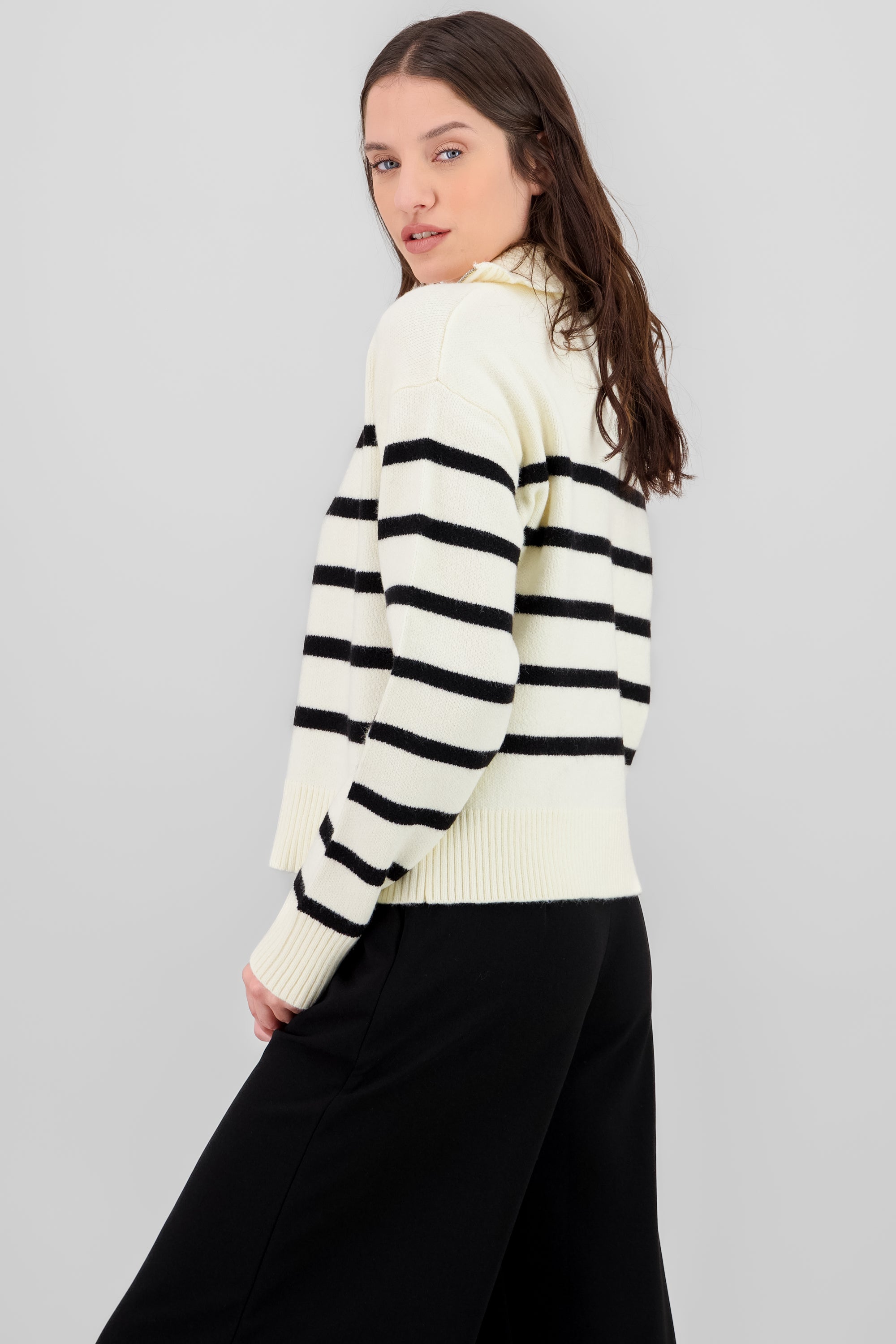 Striped Neck Sweater BLACK/WHITE