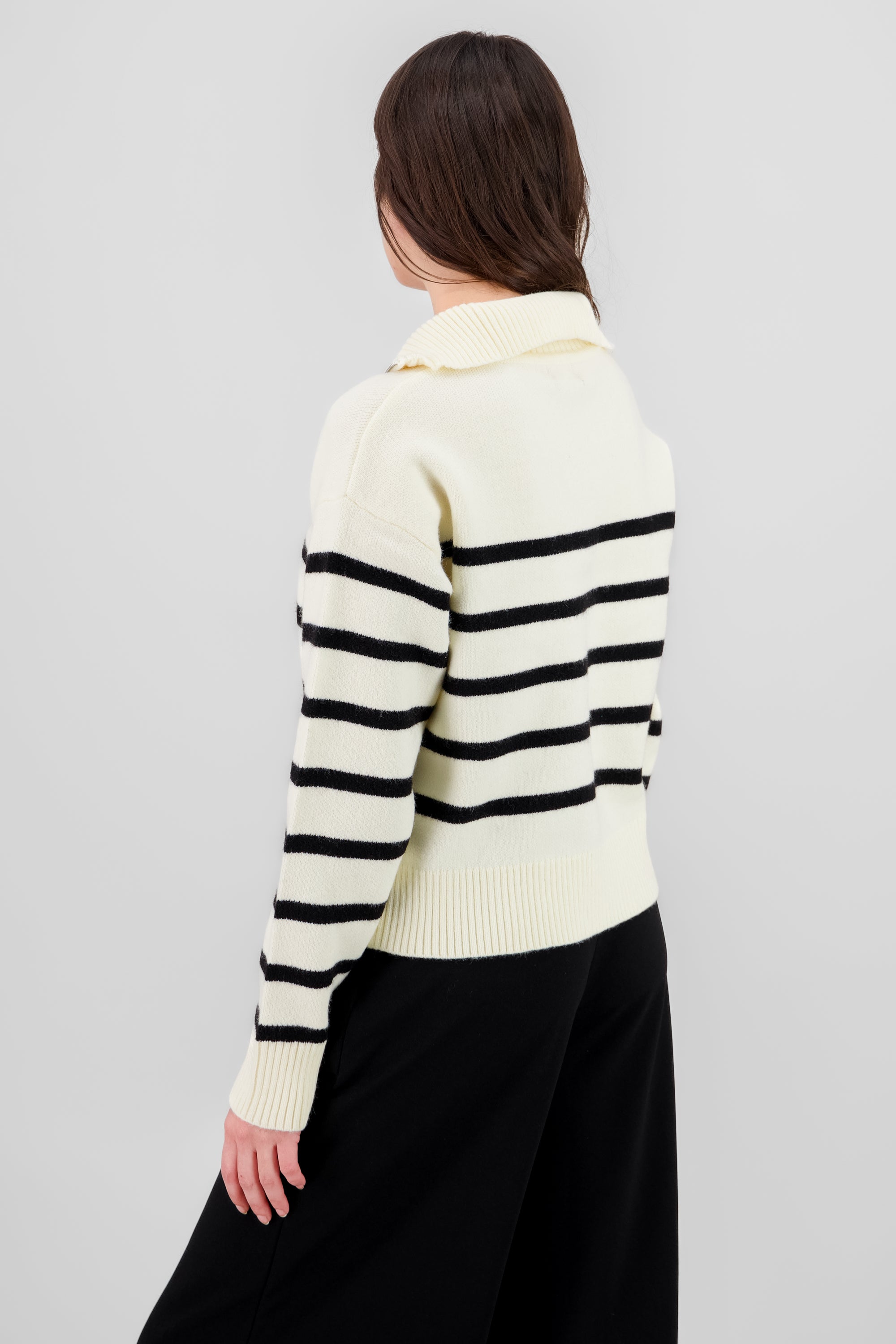 Striped Neck Sweater BLACK/WHITE