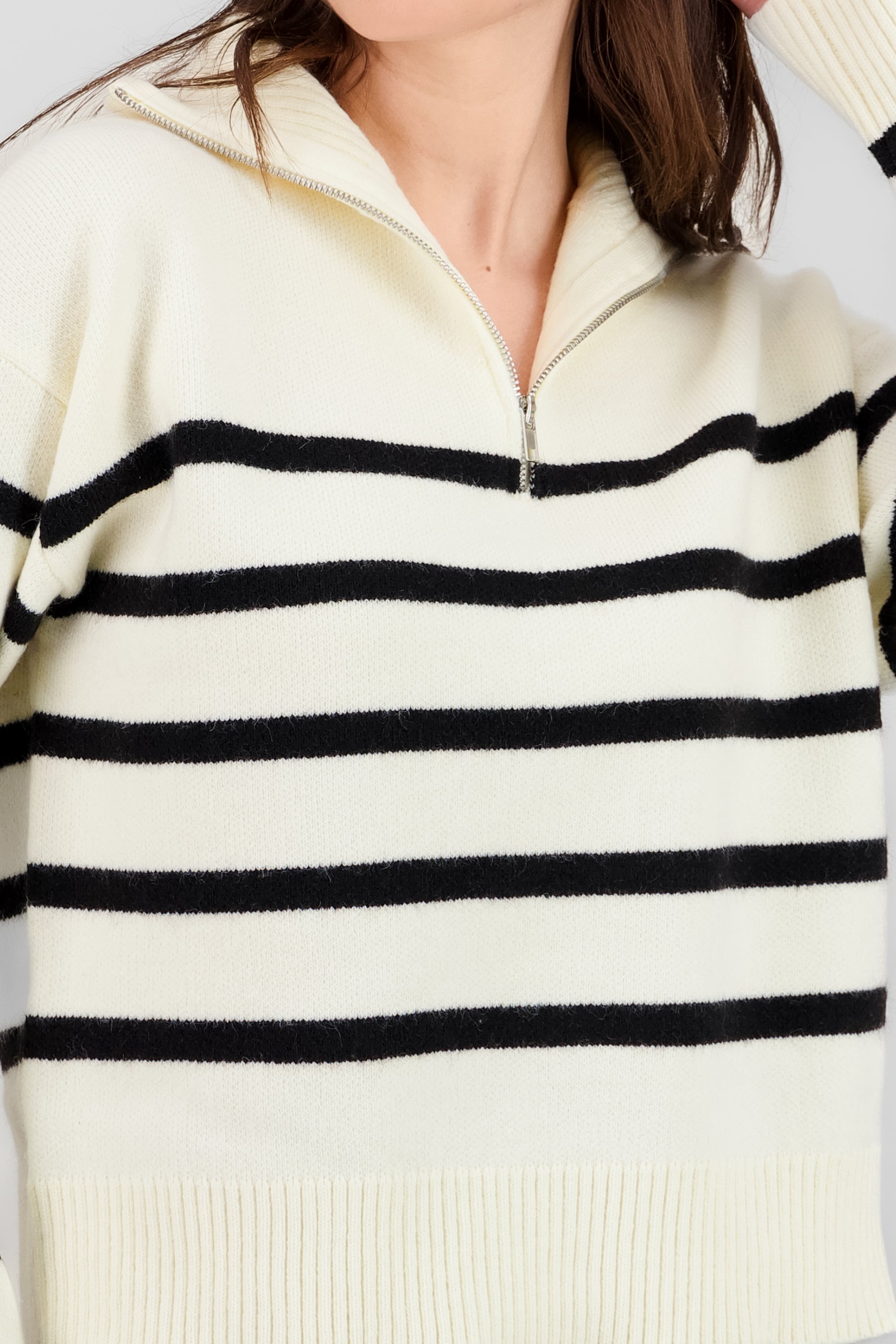 Striped Neck Sweater BLACK/WHITE