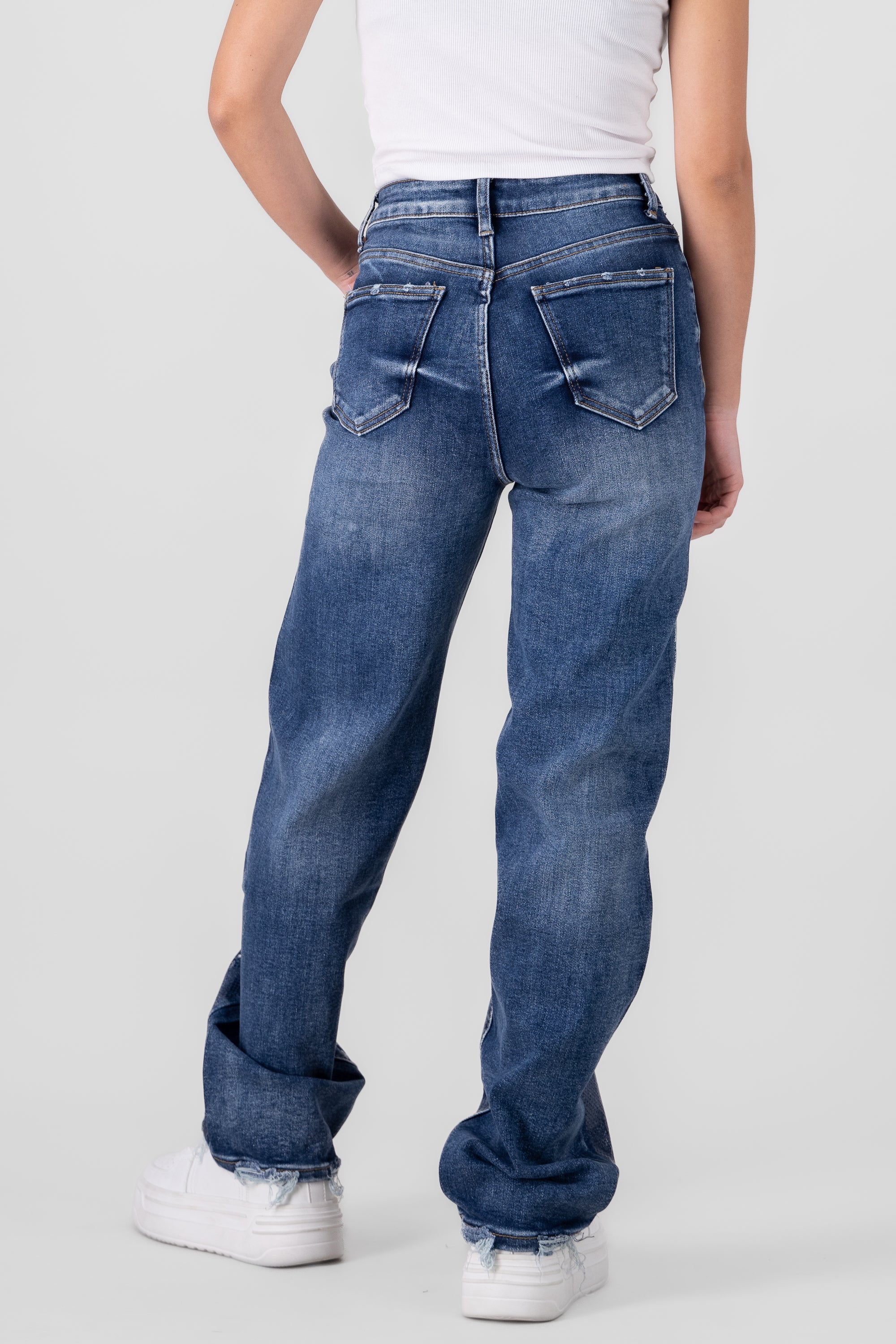 Textured Straight Jeans MEDIUM WASH