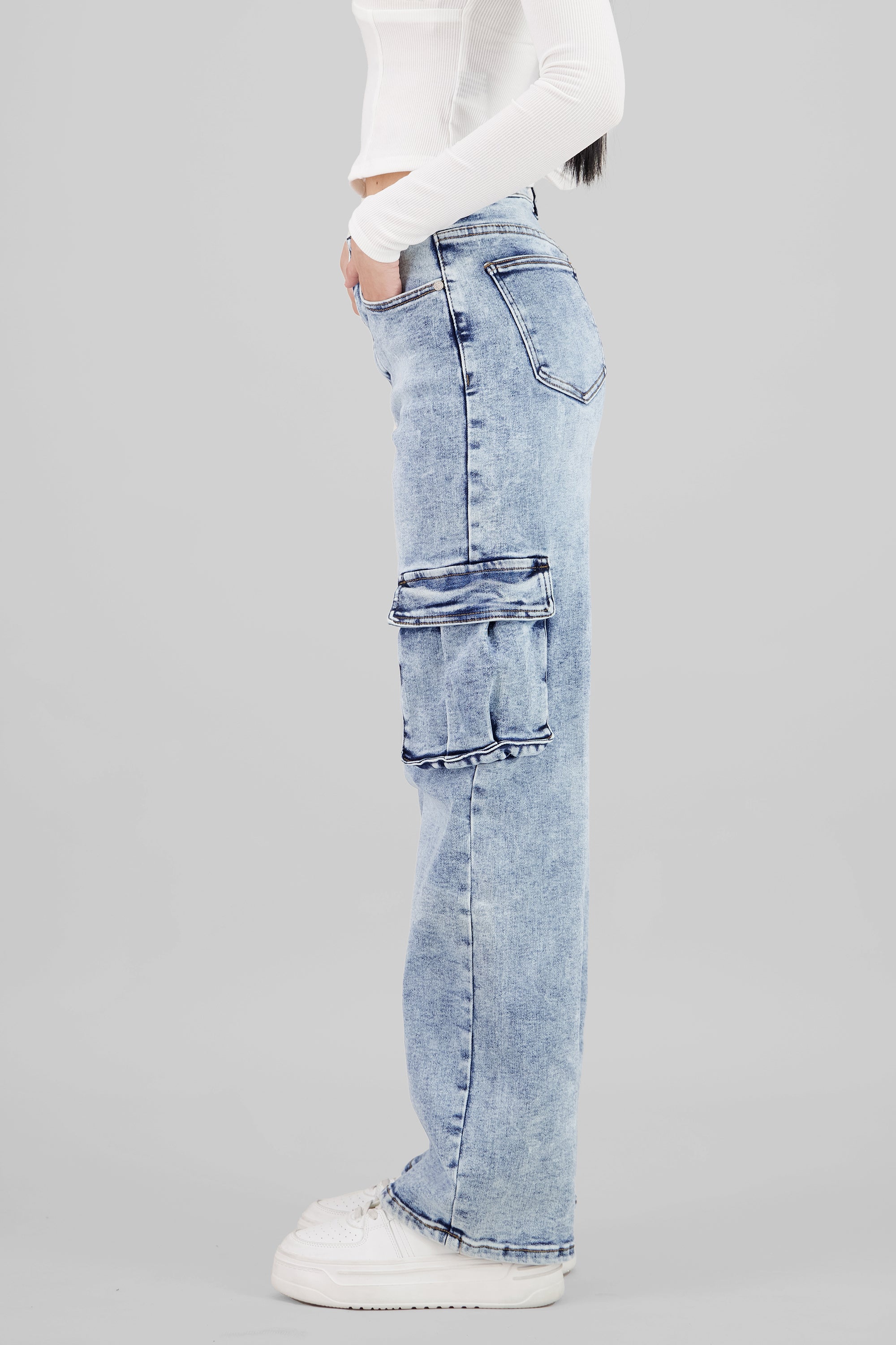 Cargo Jeans With Pockets LIGHT WASH