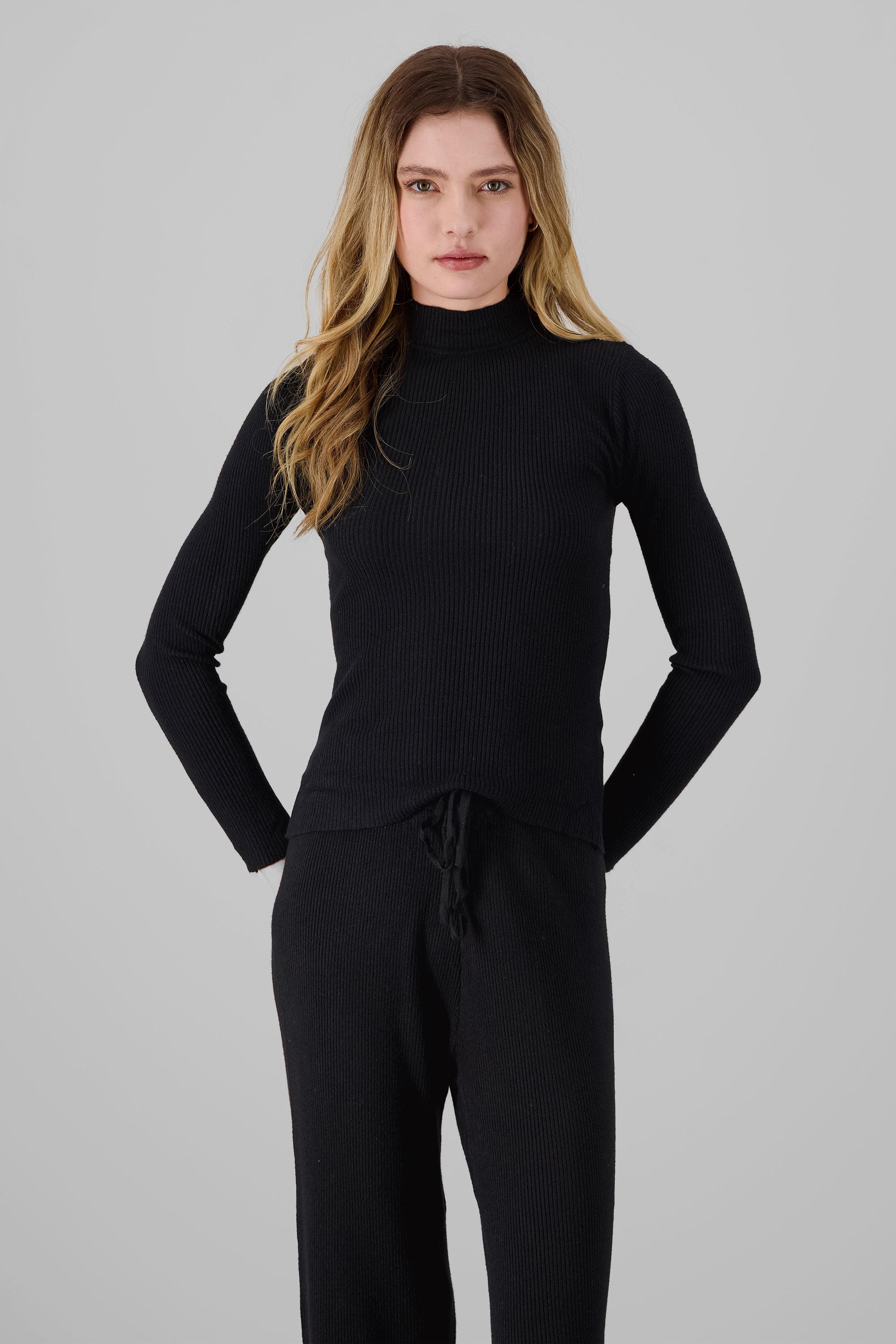 Long Sleeve Round Neck Sweater BLACK