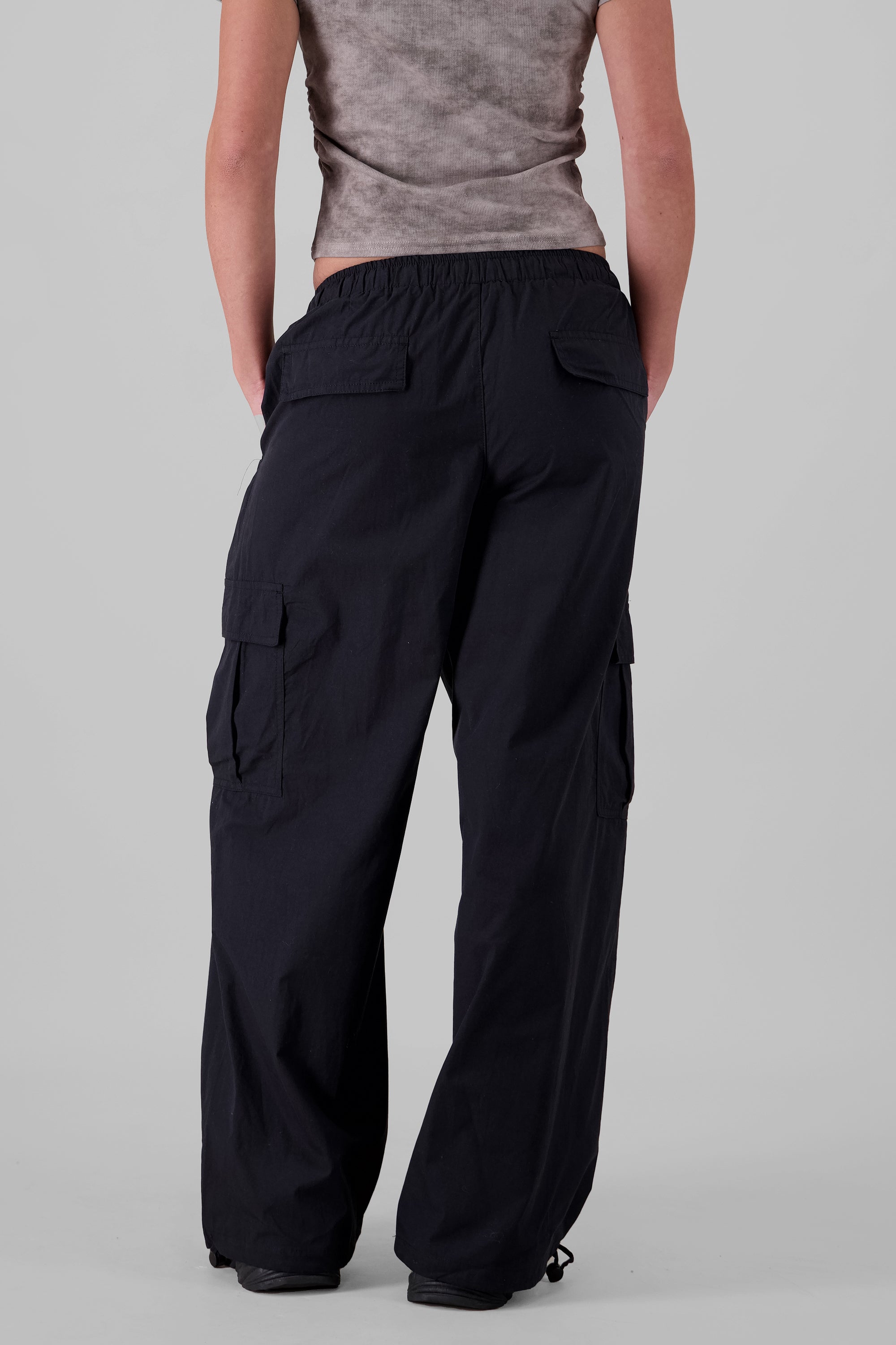 Parachute Pants With Cargo Pockets BLACK