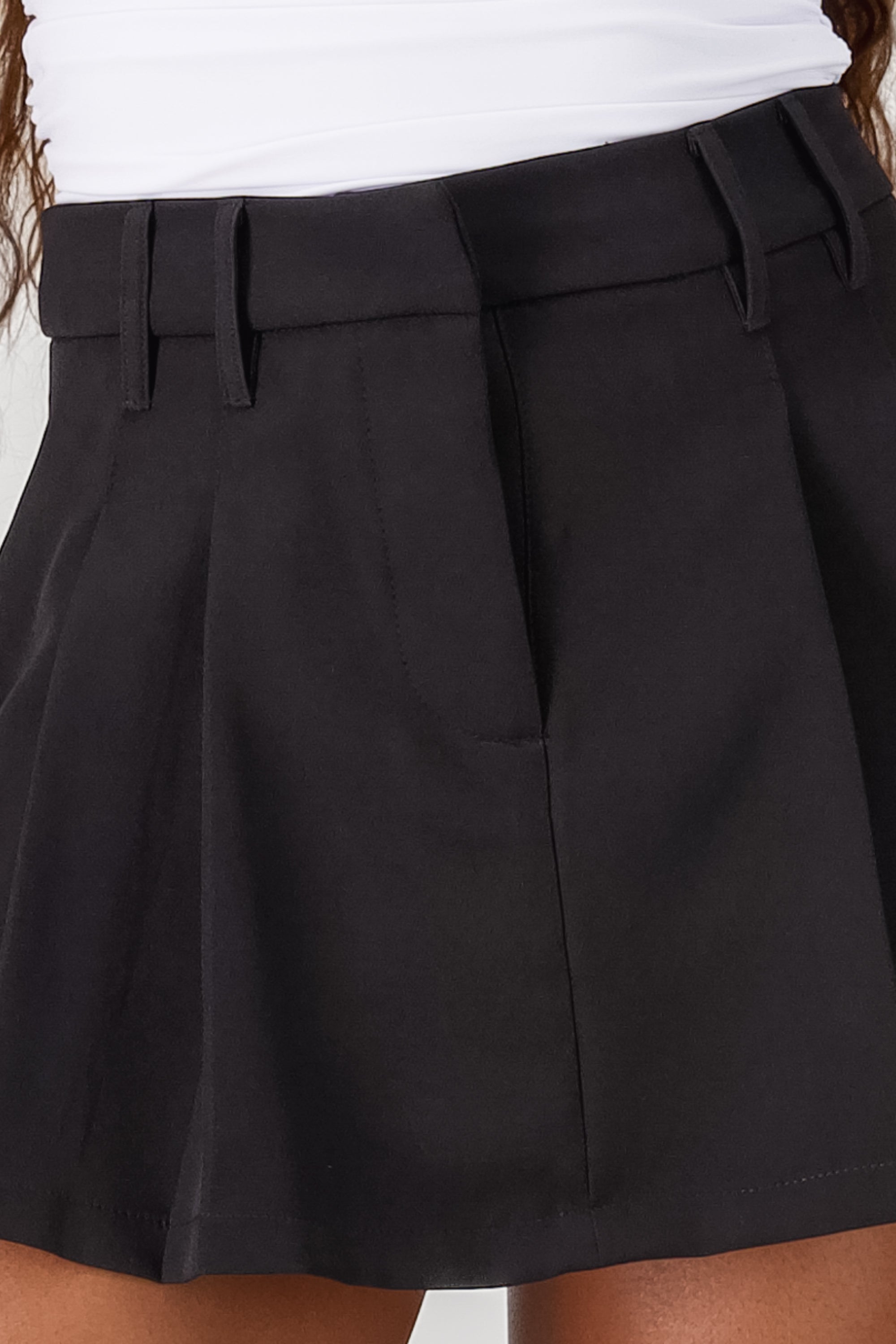 Pleated Skirt with Contrast Waistband BLACK