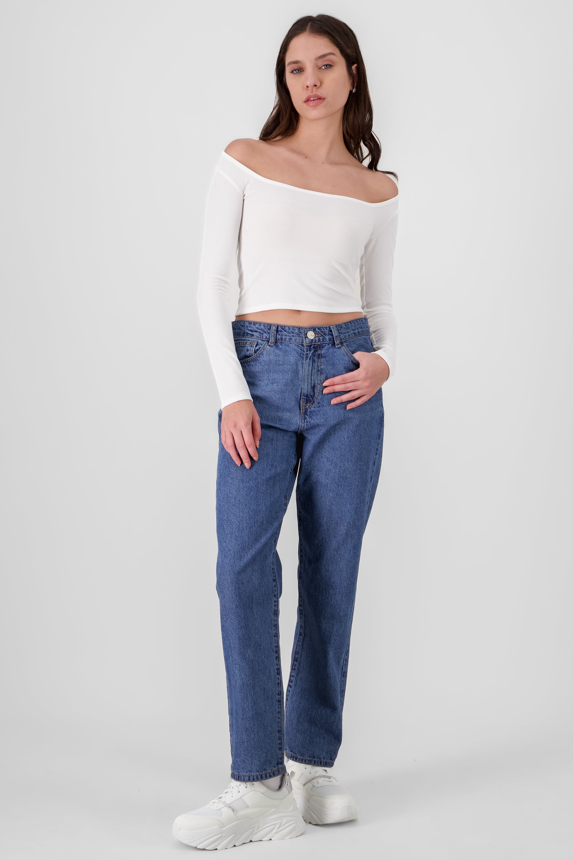 Mid Rise Straight Jeans MEDIUM WASH