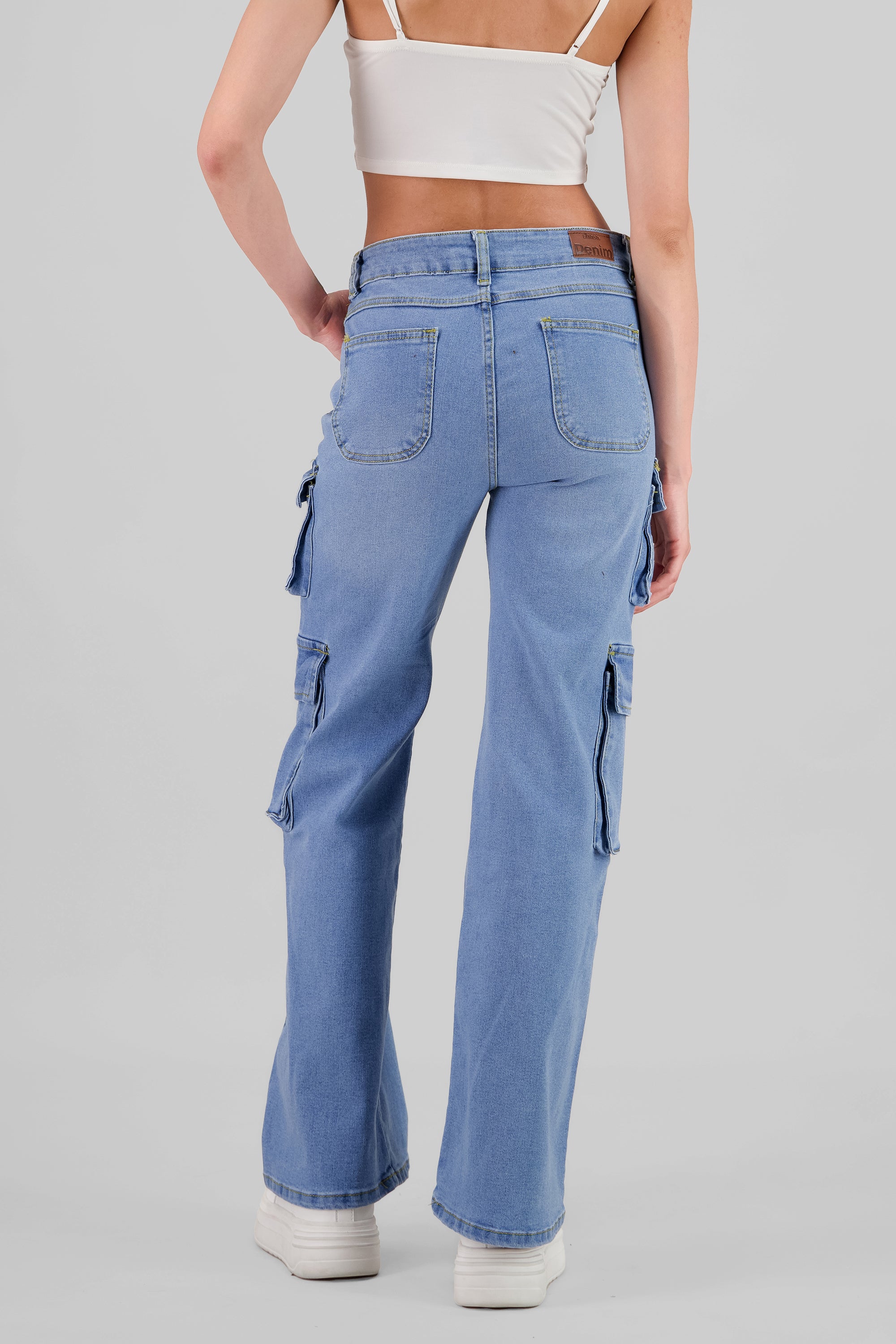 Cargo Jeans With Pockets LIGHT WASH