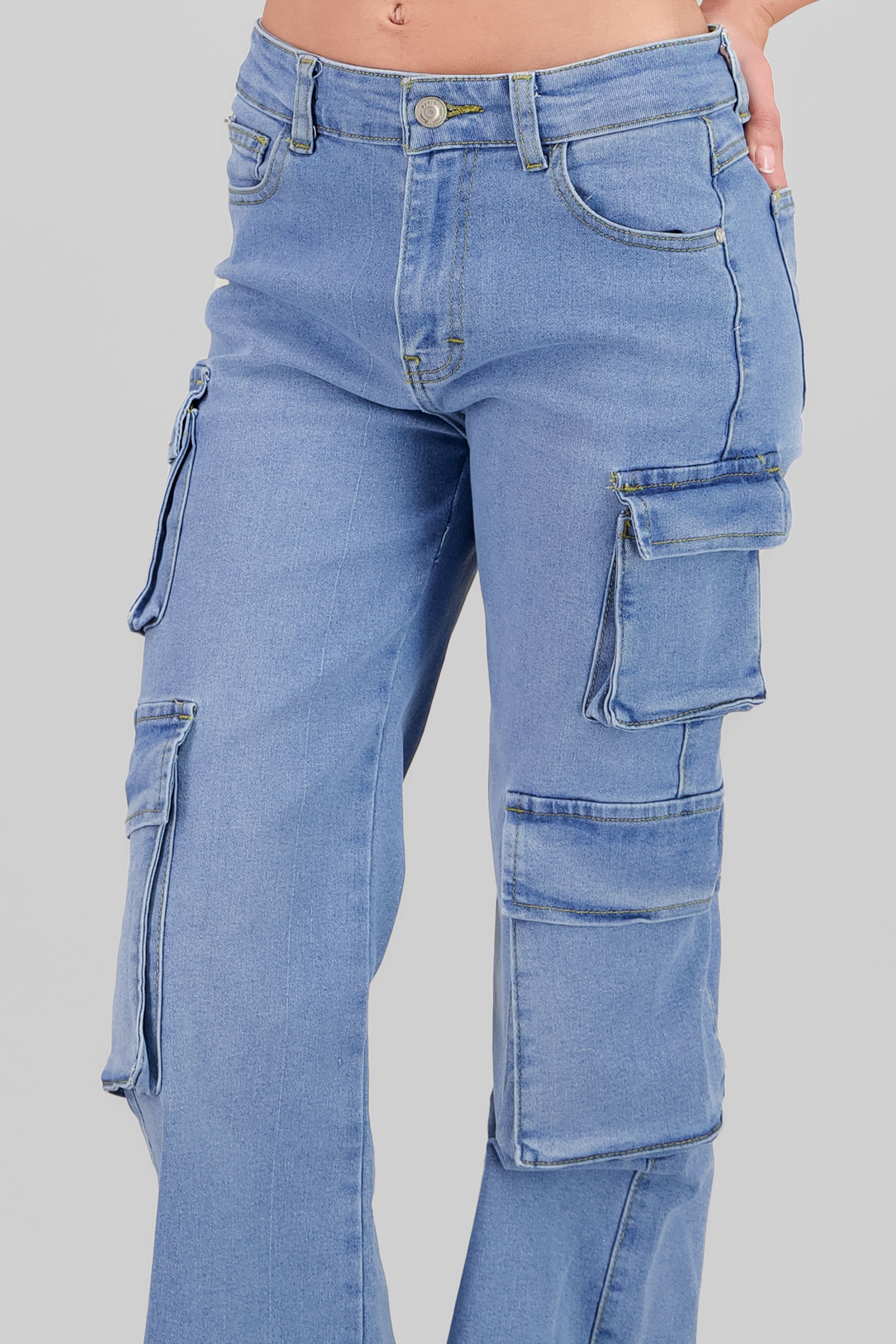 Cargo Jeans With Pockets LIGHT WASH