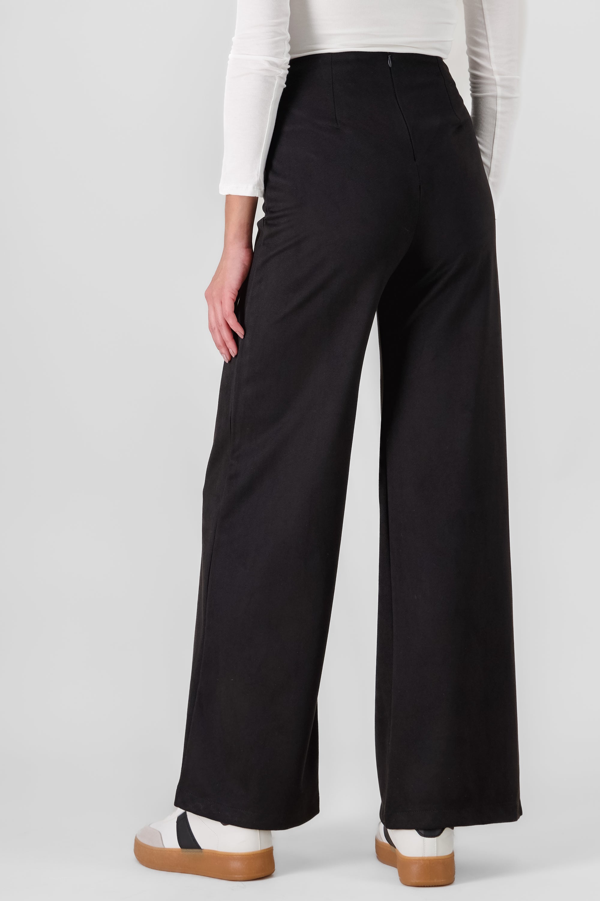 Pants with Seam Detail BLACK