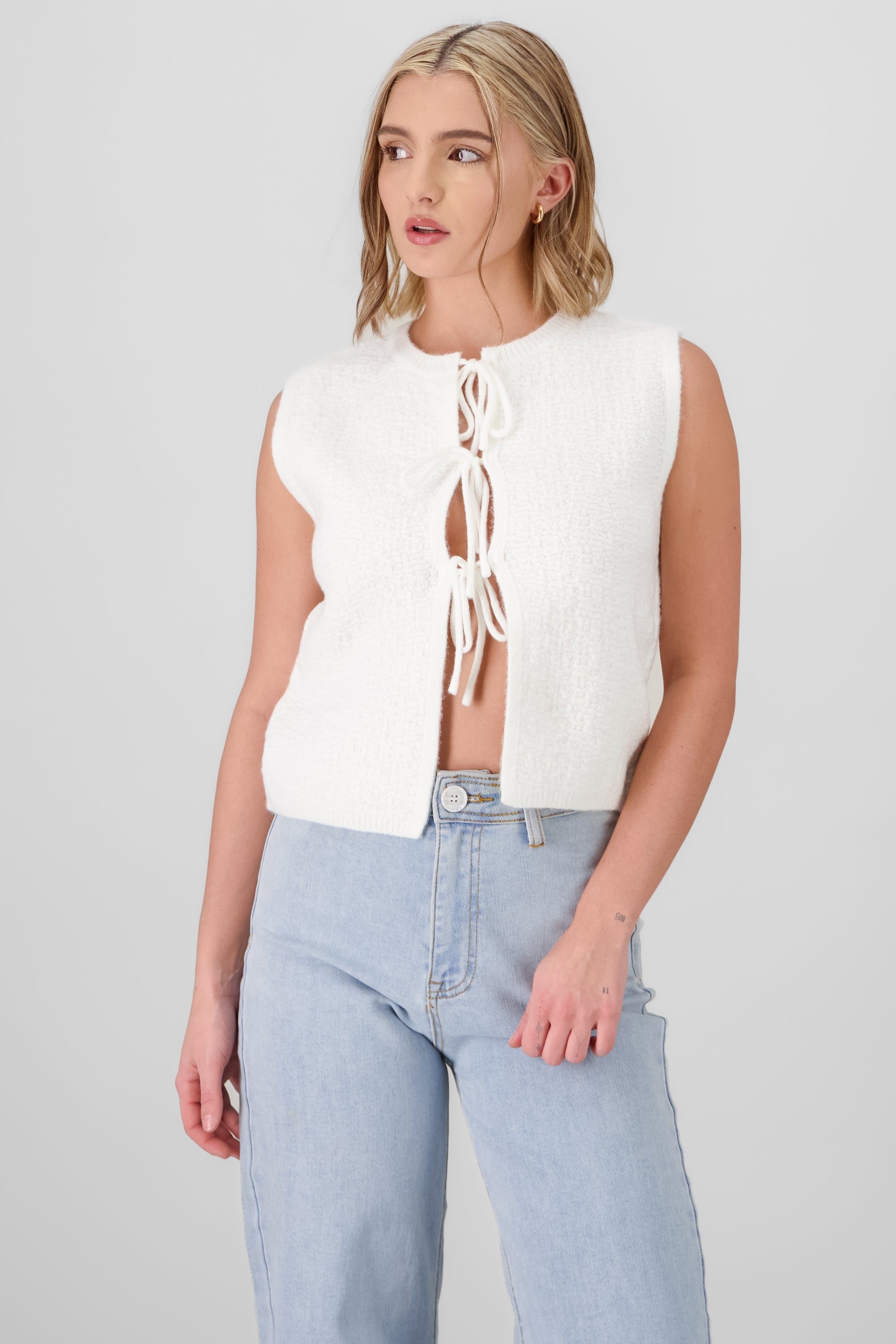 Textured knitted vest IVORY