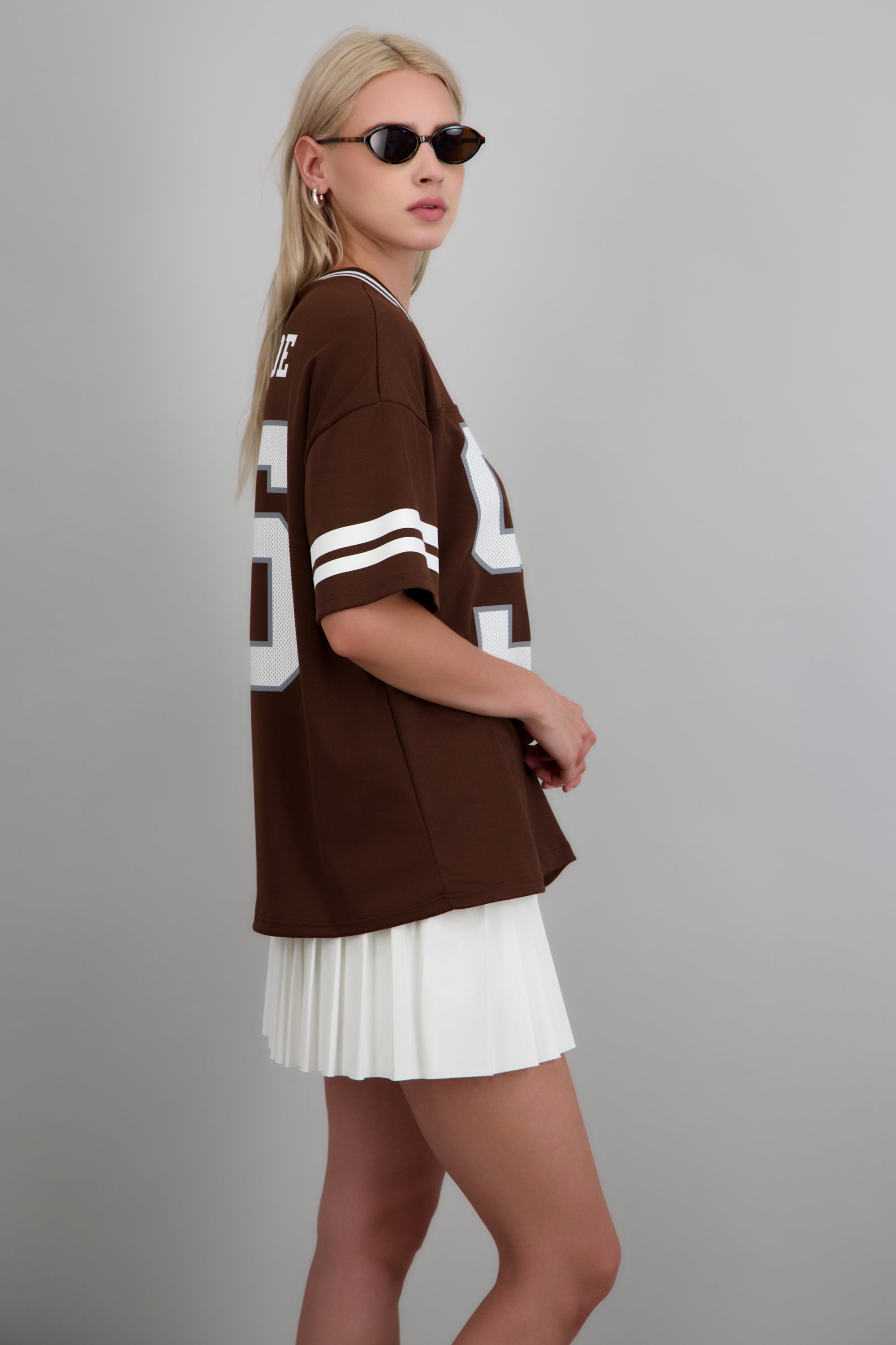 DARK BROWN