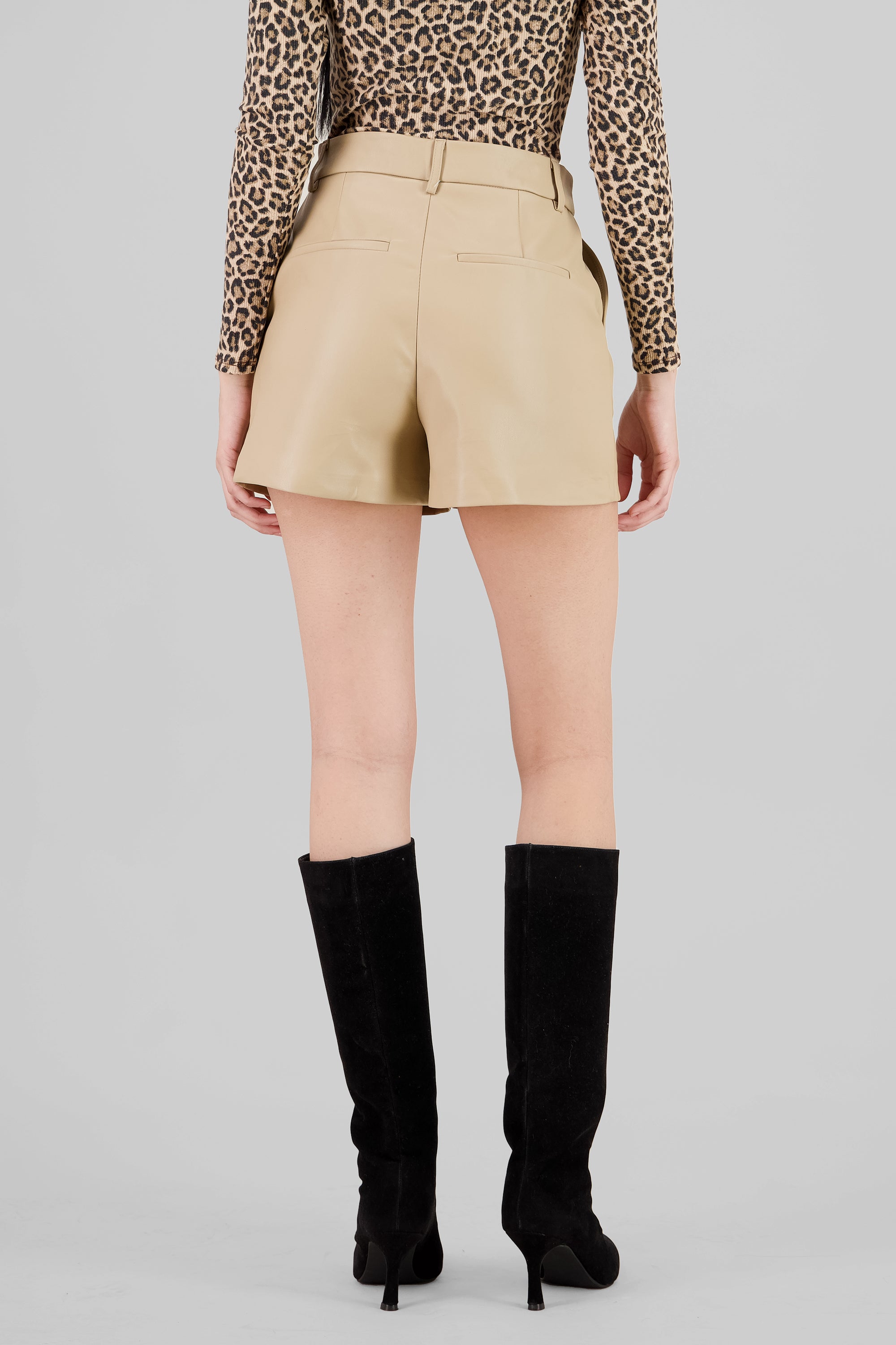 Faux Leather Short KHAKI