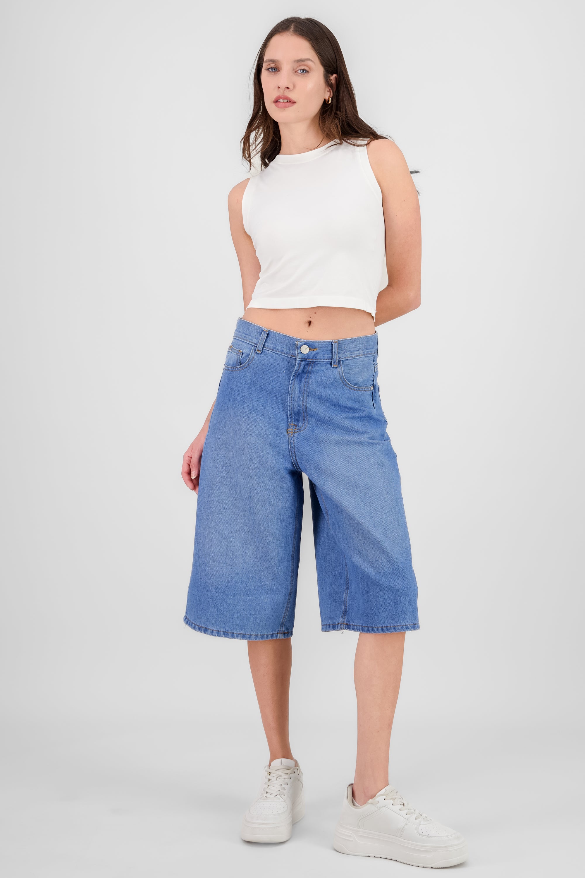 Wide Mid Rise Shorts MEDIUM WASH