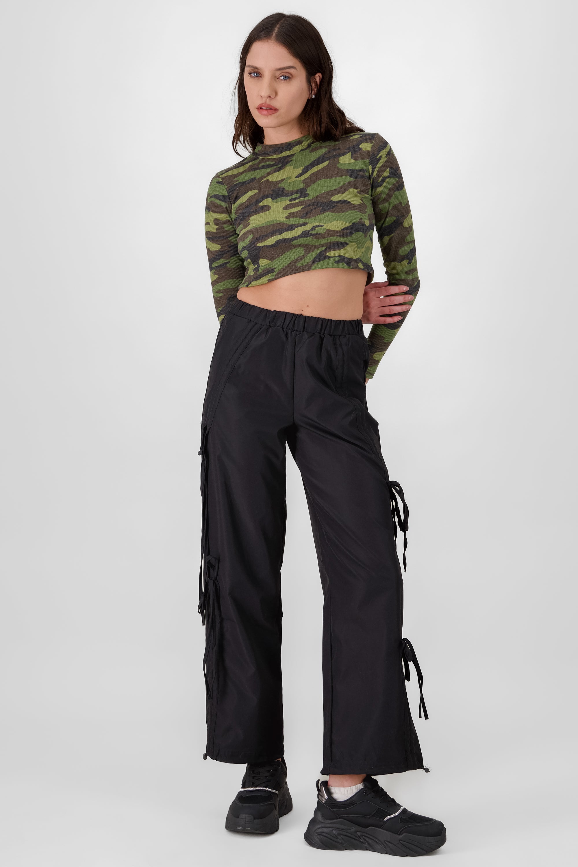 Parachute Style Pants with bows BLACK