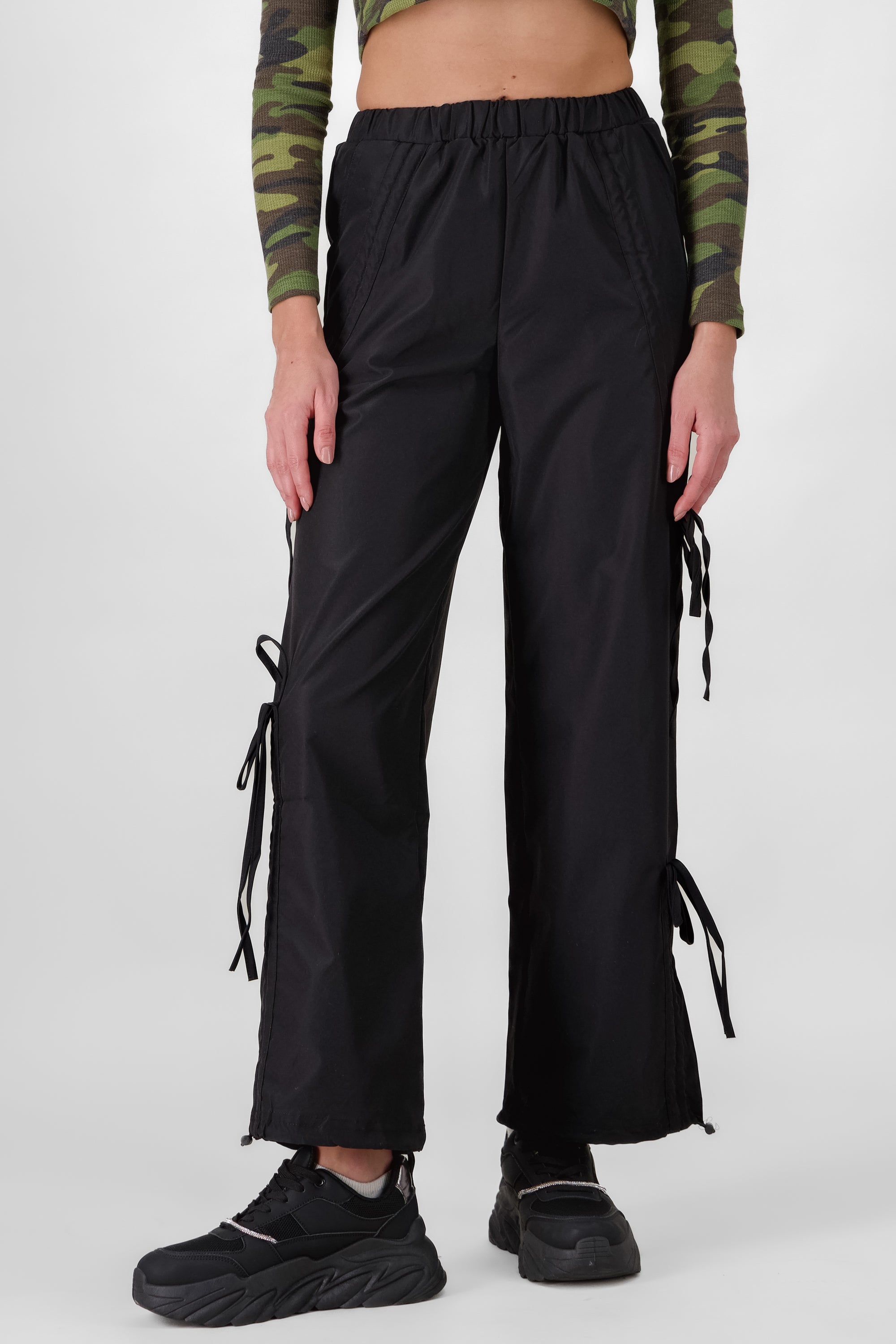 Parachute Style Pants with bows BLACK