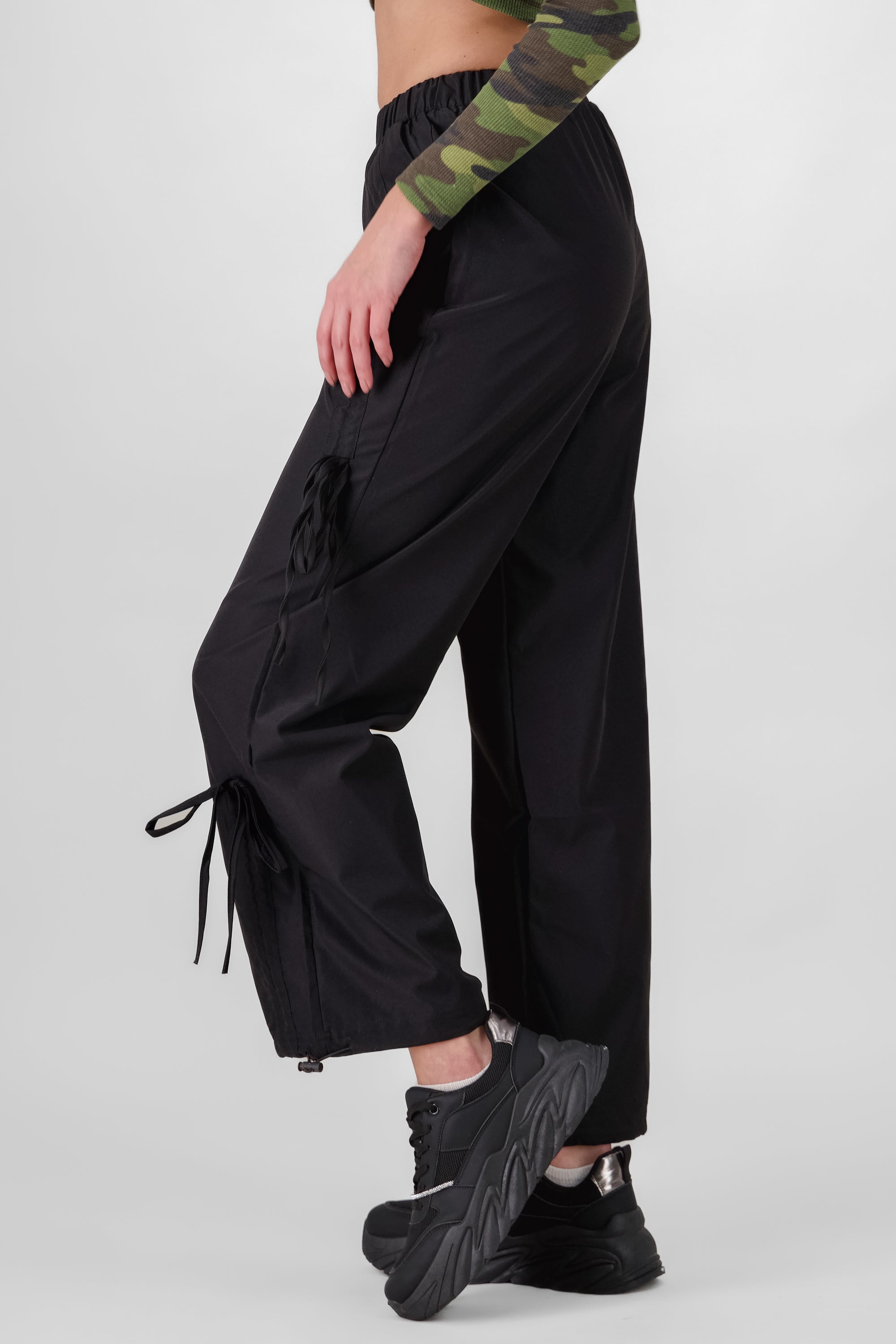 Parachute Style Pants with bows BLACK