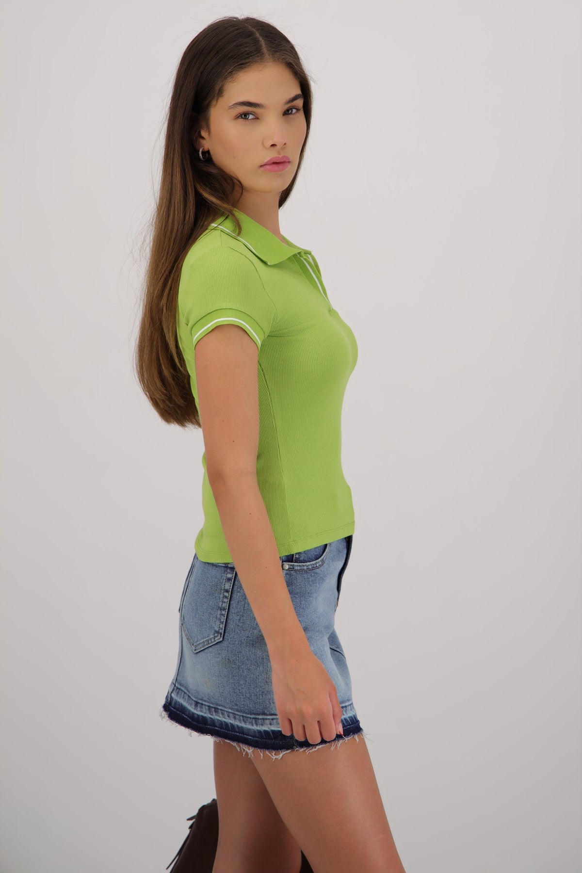 APPLE GREEN